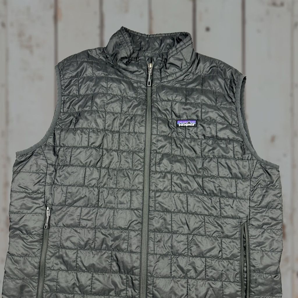 Patagonia Patagonia Vest Men XL Gray Nano Puffer Full Zip Hiking Primaloft Windbreaker Outdoor Casual Travel Pockets Logo Mens XL Size US XL / EU 56 / 4 - 1 Thumbnail