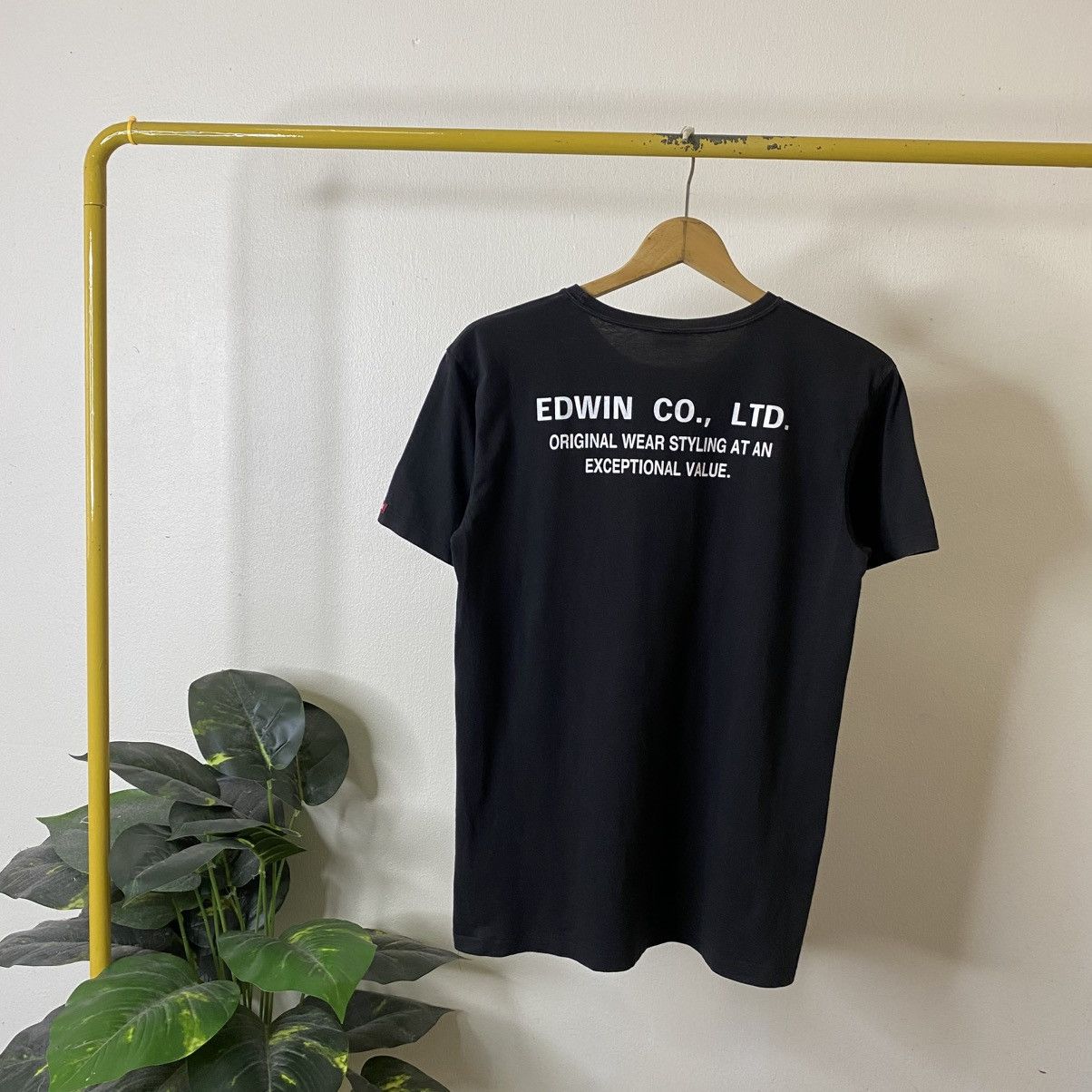 Edwin Vintage 2000s Edwin Jeans Exclusive T Shirt Size US M / EU 48-50 / 2 - 9 Thumbnail