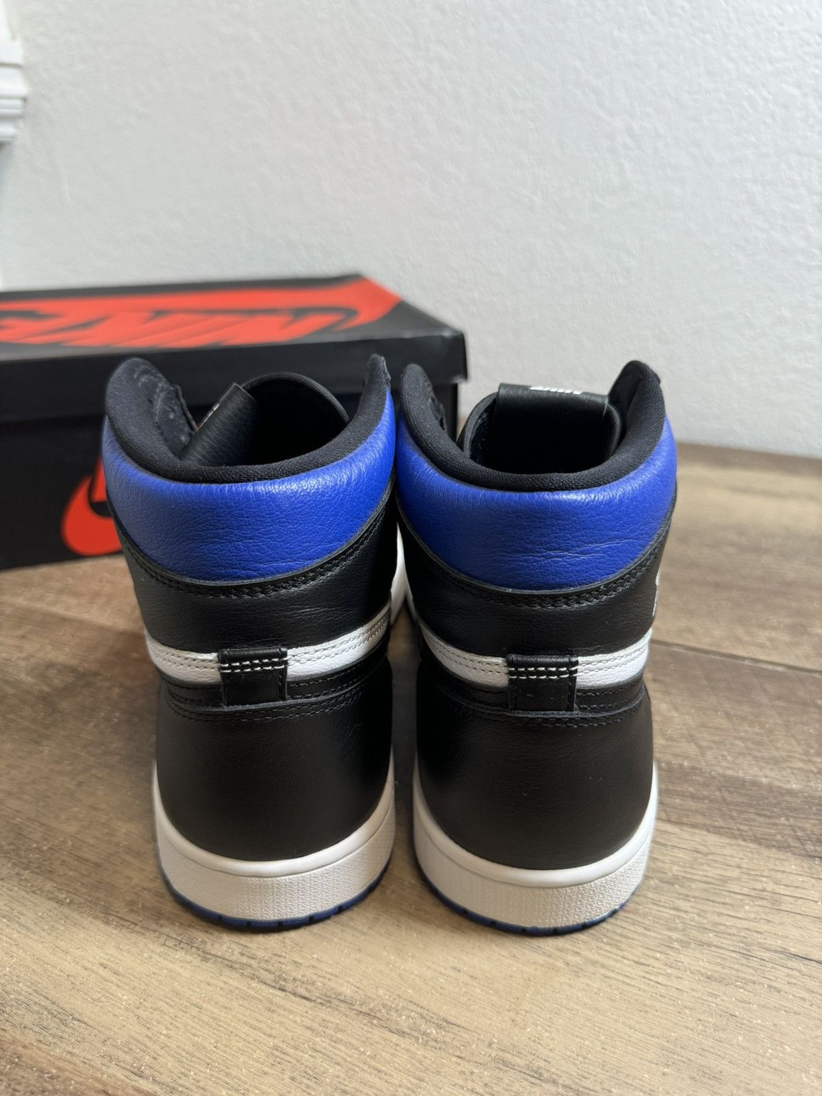Jordan Brand Nike Air Jordan Retro 1 High OG Royal Toe 2020 Size 10 shoes Size US 10 / EU 43 - 4 Thumbnail