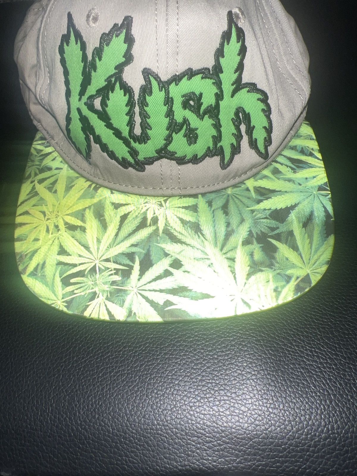 Hypebeast Bioworld Merch 3D Kush Original Snapback Size ONE SIZE - 3 Thumbnail