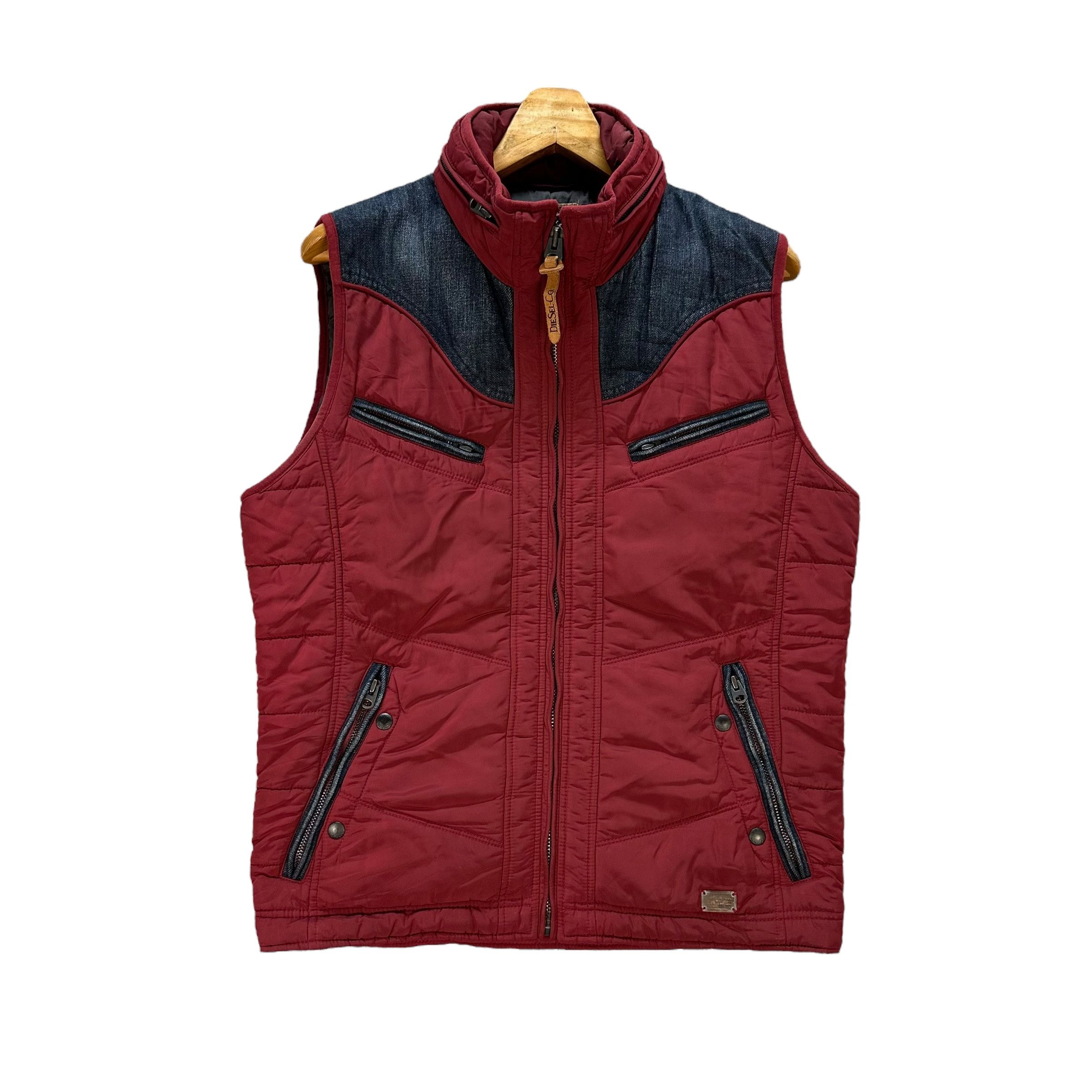 Diesel DIESEL DuPont Teflon Red Puffer Hooded Vest #A79-1904 Size US M / EU 48-50 / 2 - 1 Thumbnail