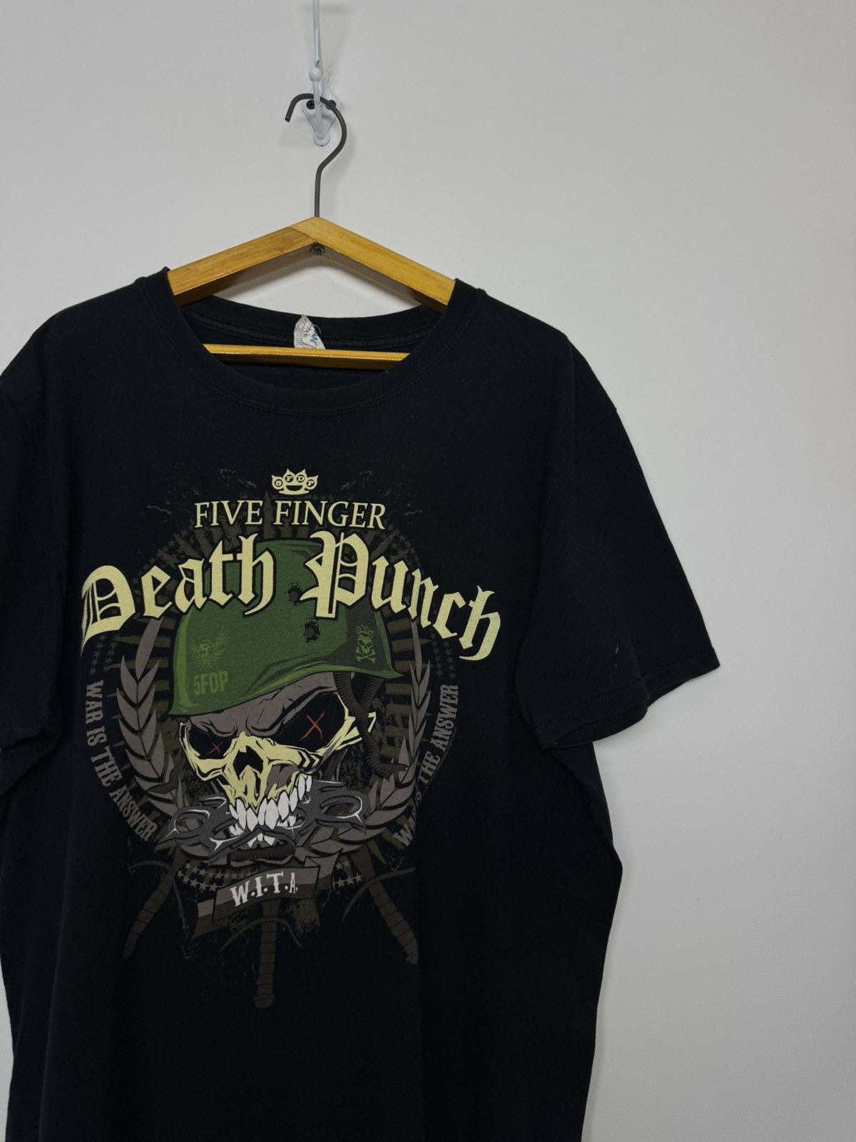 Gildan FIVE FINGER DEATH PUNCH OFFICIAL BAND CONCERT MUSIC T-SHIRT Size US L / EU 52-54 / 3 - 7 Thumbnail