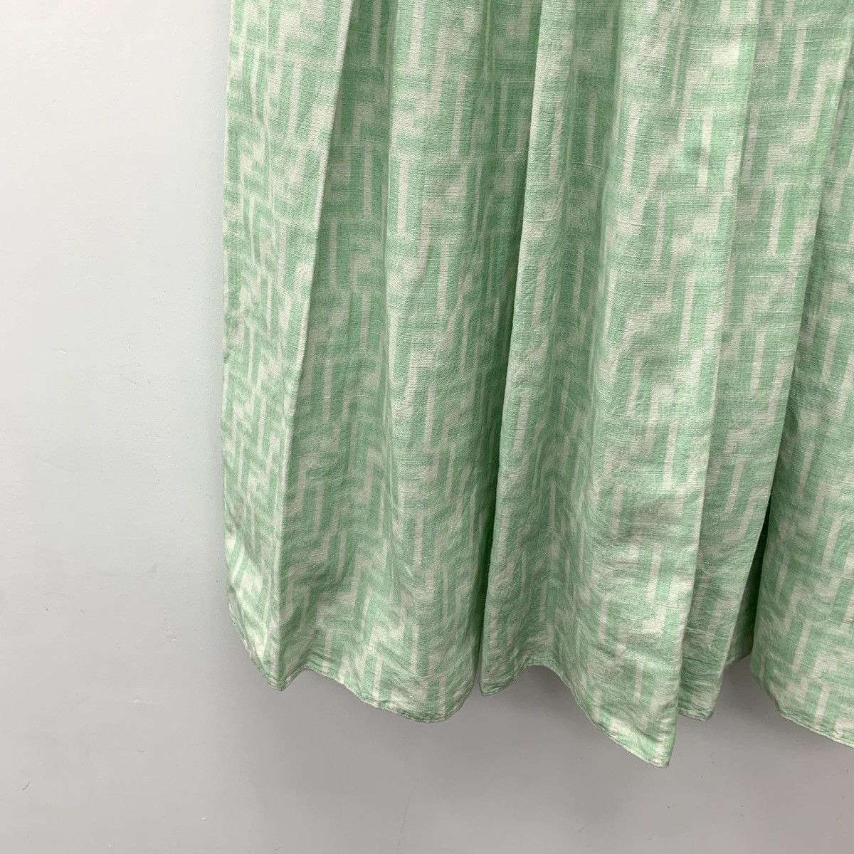 Fendi Fendi Green All-over FF Print Linen Pleated Long Skirt K26WX Size 28" / US 6 / IT 42 - 4 Thumbnail