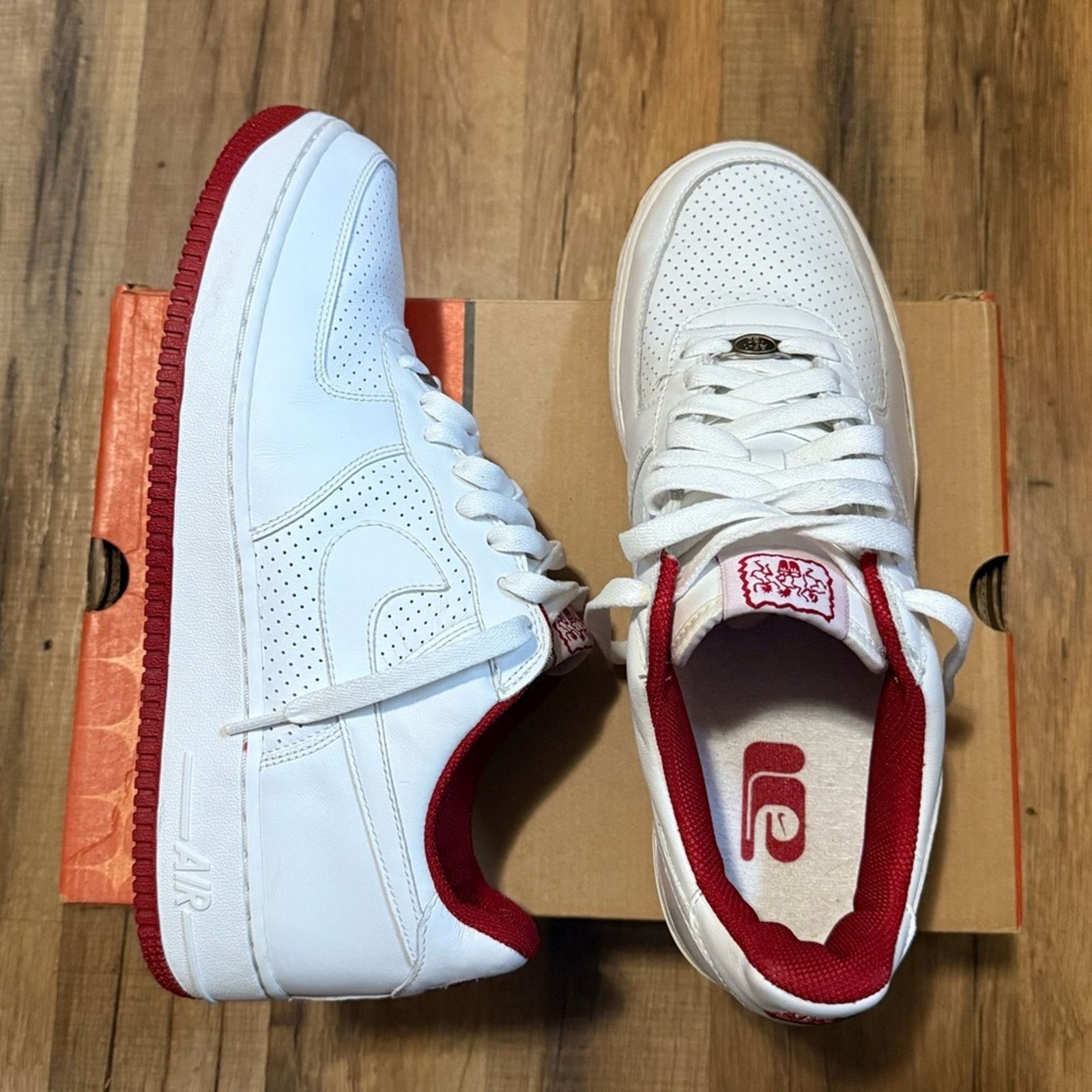 Nike 2005 Nike Air Force 1 Size US 10.5 / EU 43-44 - 2 Thumbnail