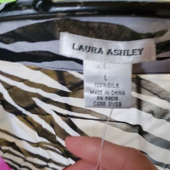 Laura Ashley Laura Ashley 100% Silk Floral Fantasy Sz. L Jacket Size L / US 10 / IT 46 - 3 Thumbnail