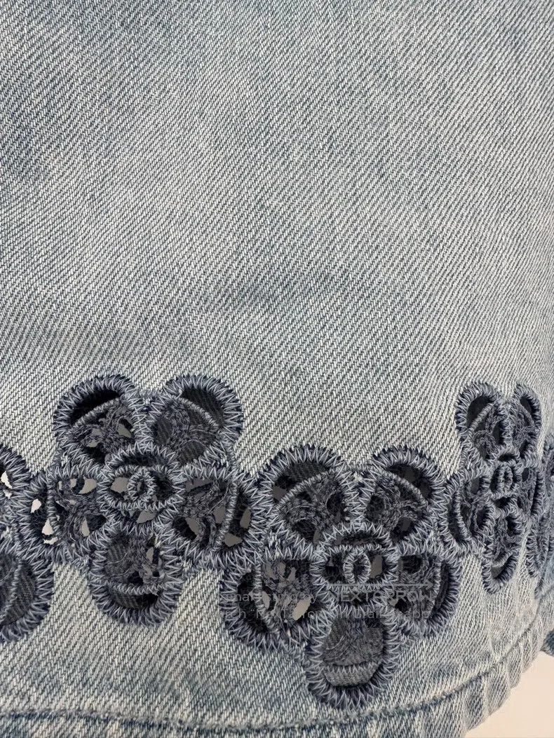 Chanel Chanel Hollow-out embroidered camelia denim shorts Size 42" / US 20 - 4 Thumbnail