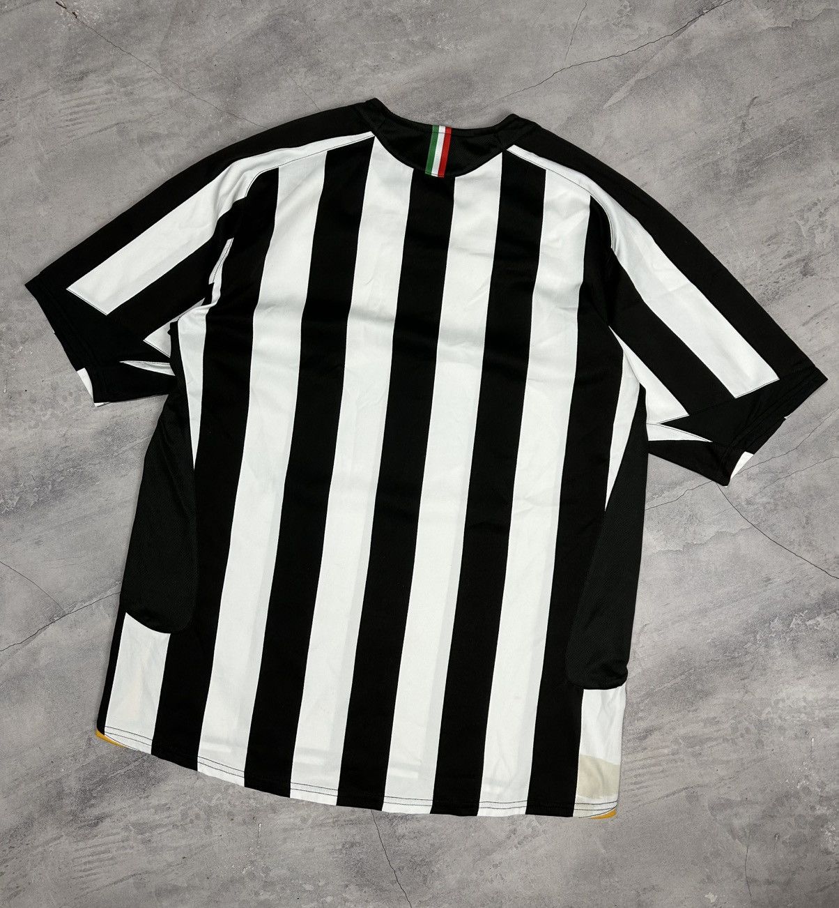 Nike Nike Juventus FC Total 90 2005/06 Vintage Home Jersey Size US XL / EU 56 / 4 - 8 Thumbnail