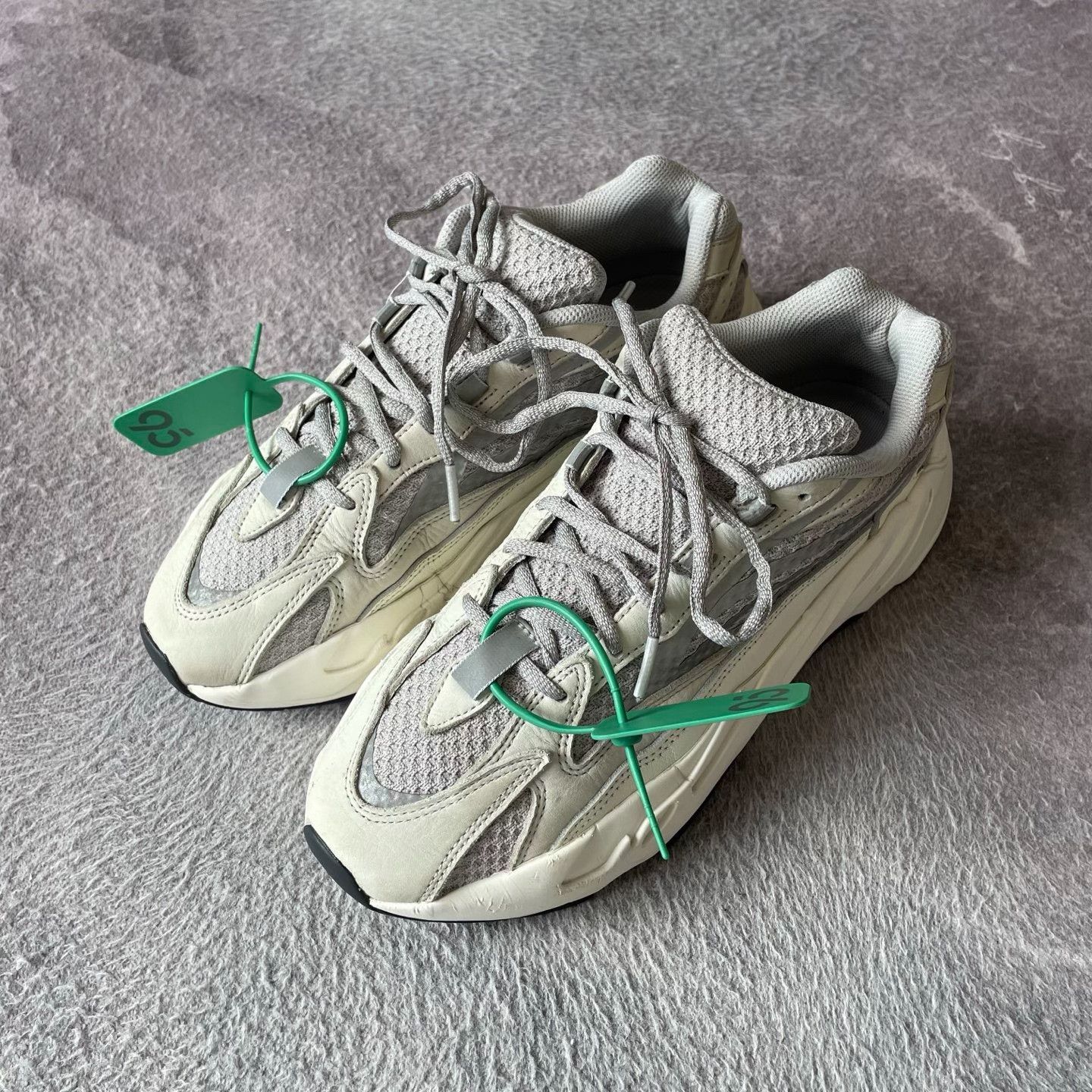 Yeezy Yeezy Lowtop Sneakers 44 Men Size US 10.5 / EU 43-44 - 1 Thumbnail