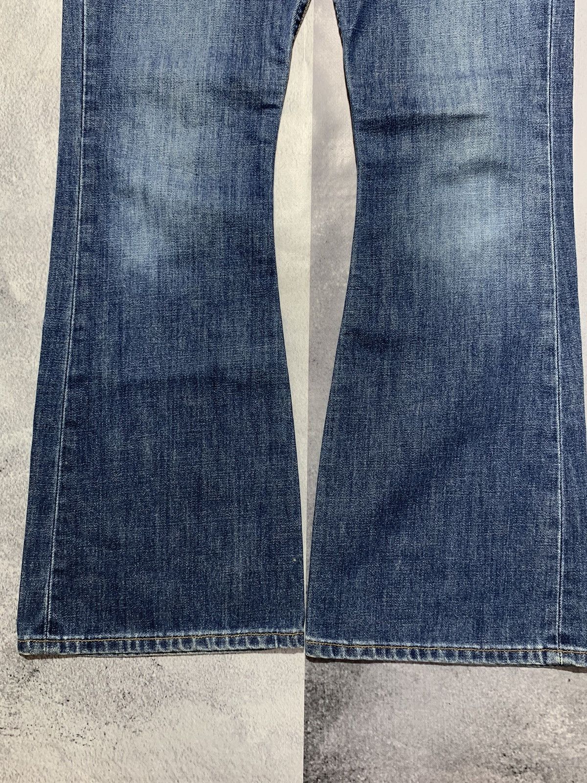 Levi's × Vintage Vintage Levi’s flare denimjeans streetwear style size 30x32 Size US 30 / EU 46 - 7 Thumbnail