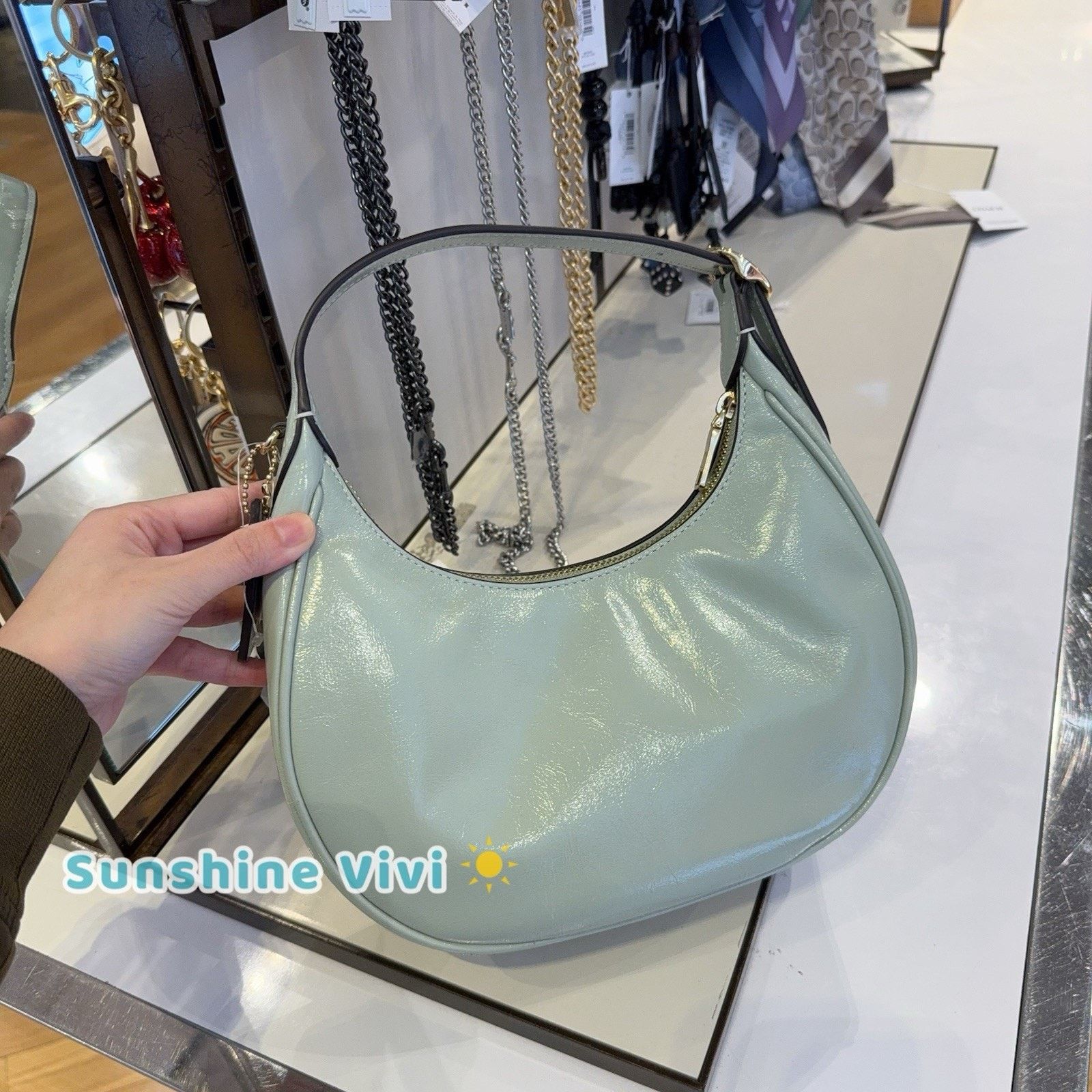 Coach NWT Coach Emily Shoulder Bag CDX24 glazed leather Pistachio Size ONE SIZE - 3 Thumbnail