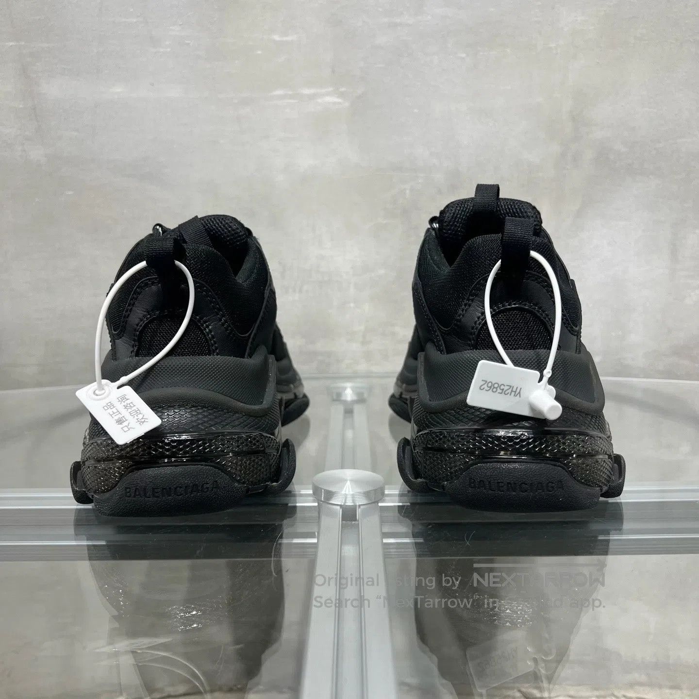 Balenciaga Balenciaga Black vintage dad shoes with a worn-out look Size US 6.5 / IT 36.5 - 6 Thumbnail