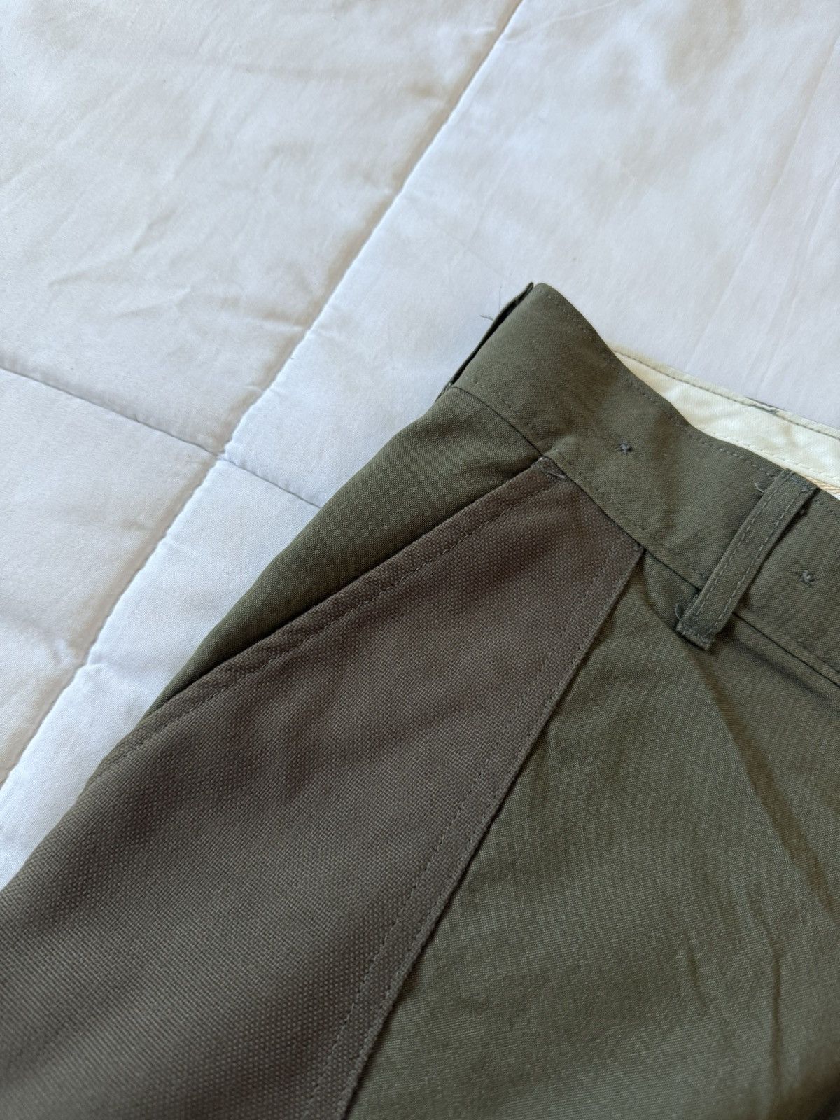L.L. Bean L.L. Bean Men's Dark Green Cargo Pants Size US 34 / EU 50 - 6 Thumbnail