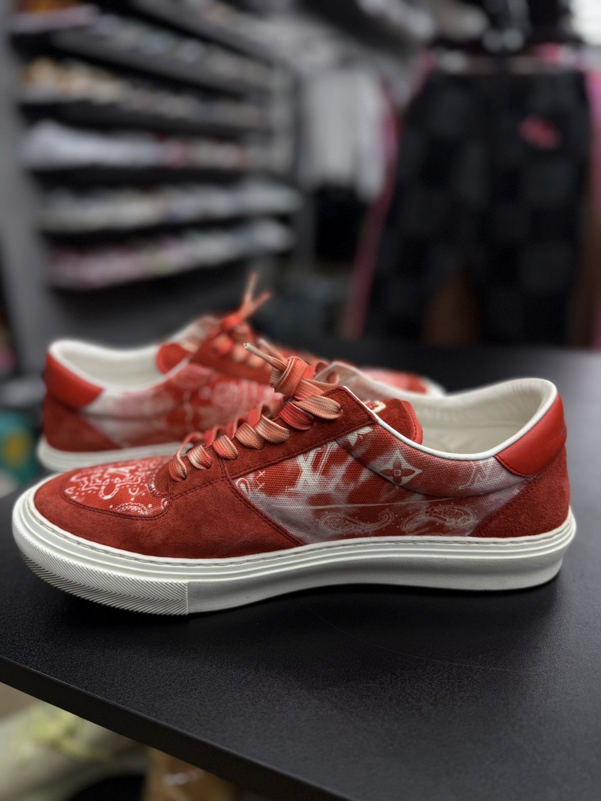 Louis Vuitton Louis Vuitton Red Bandanna Low Top Sneakers 8LV/9US Size US 9 / EU 42 - 8 Thumbnail
