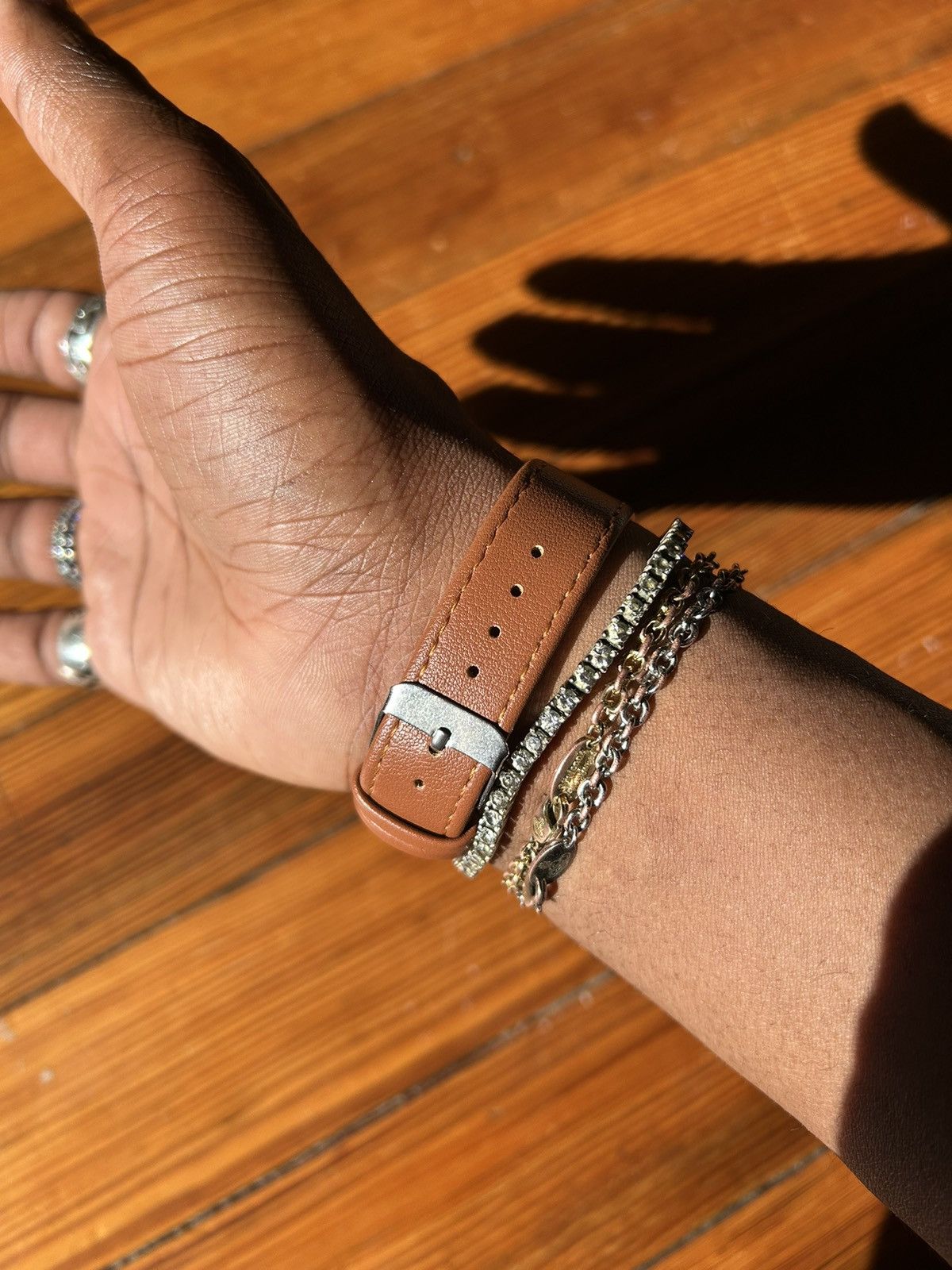 Vintage Vintage 90s vintage retro luxury style quartz leather watch Size ONE SIZE - 5 Thumbnail