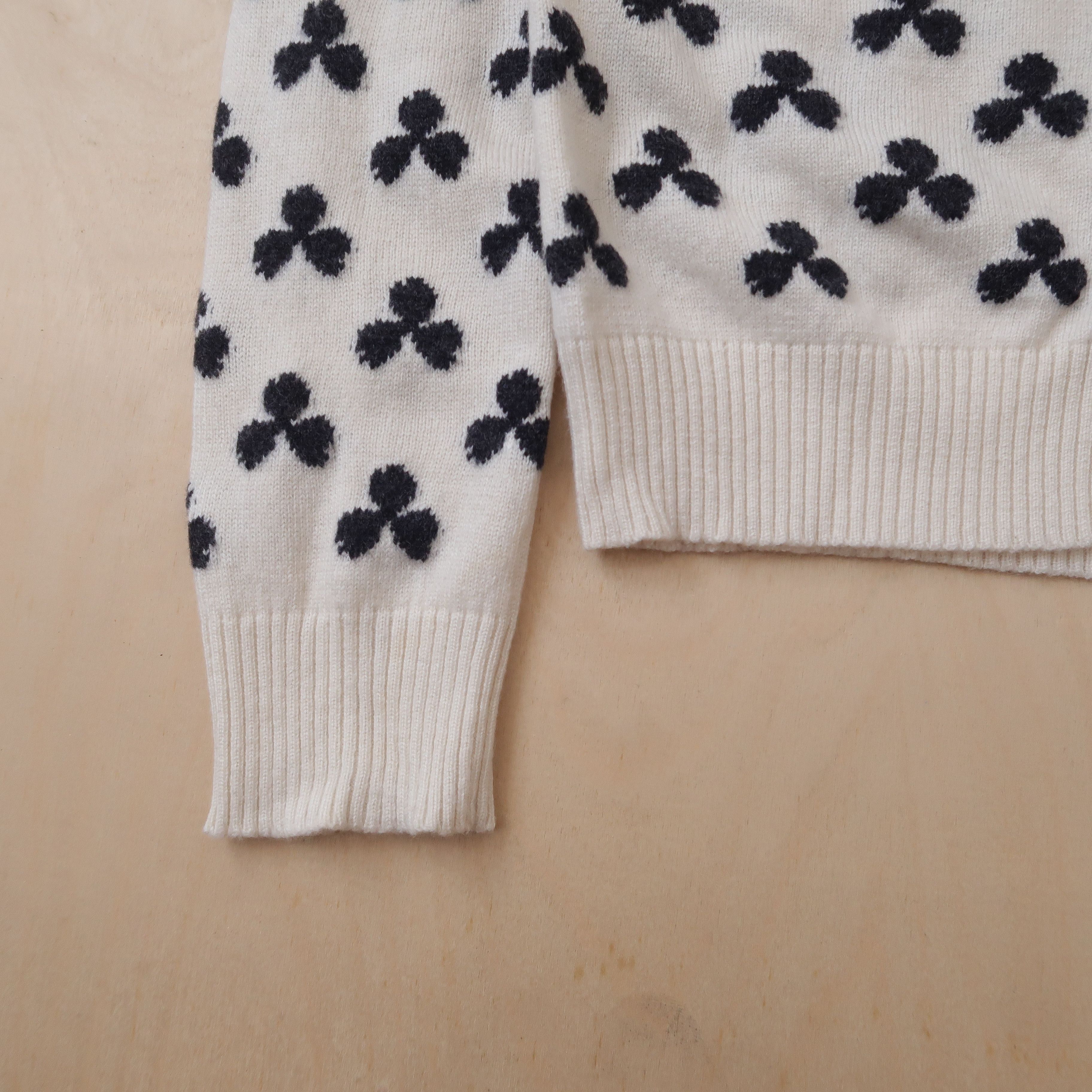 Hermes Hermes Margiela Era Ecru White Clover Cardigan Cashmere Size US S / EU 44-46 / 1 - 8 Thumbnail