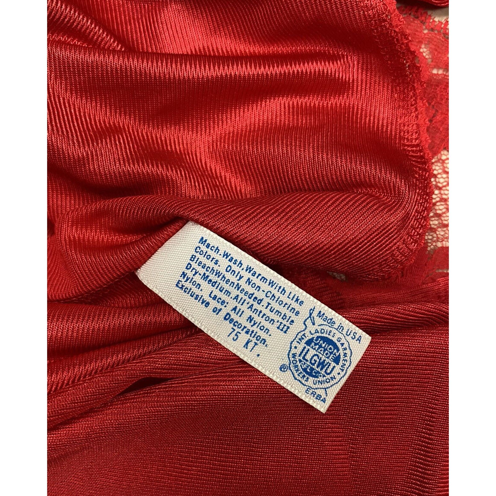 Other VTG NWT JCPenney Wireless Red Lace Satin Tank Top USA Size ONE SIZE - 6 Thumbnail