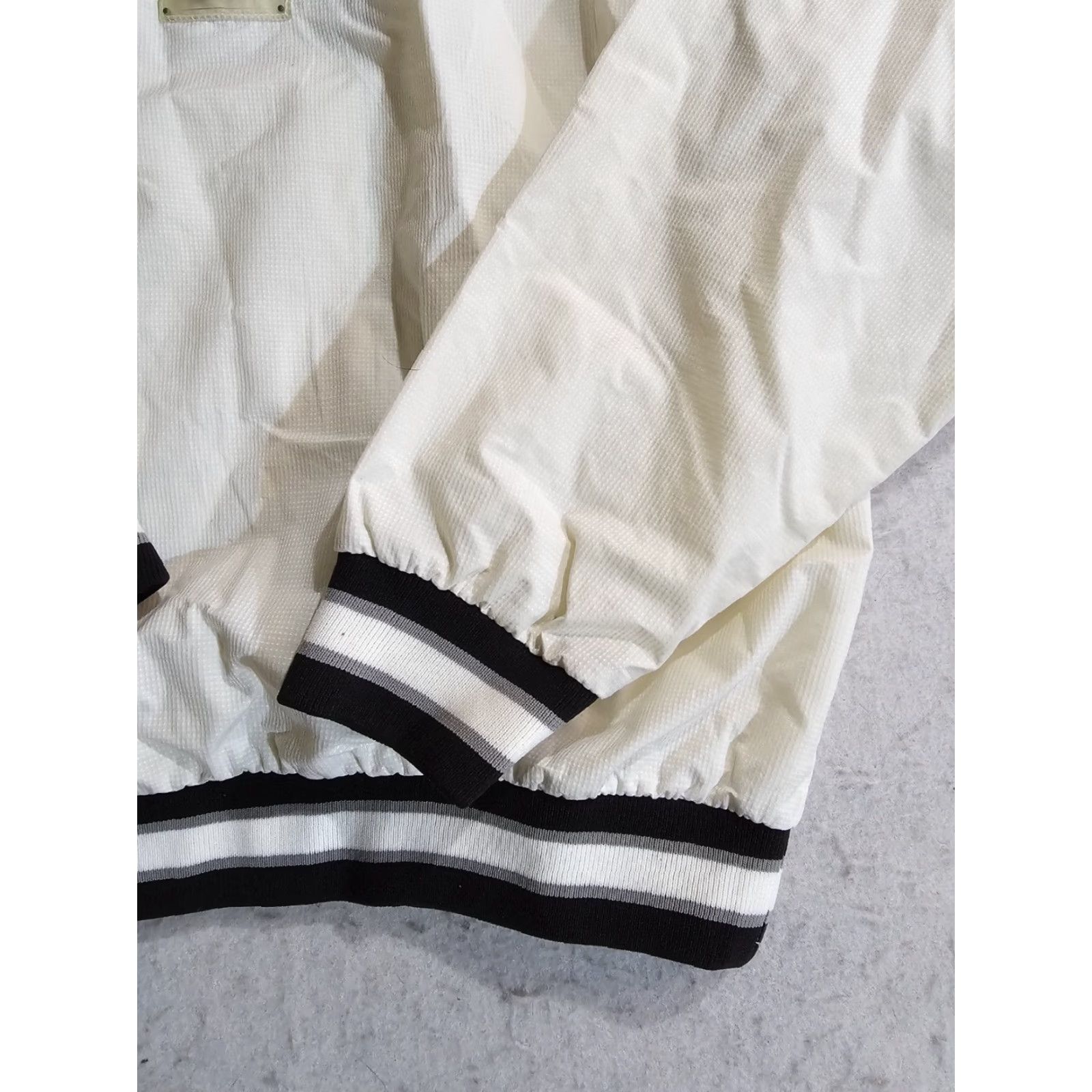 Reebok VINTAGE Reebok Windbreaker 90s White/Black 1/4 Zip Pullover Mens M Windbreaker Jacket Logo 90s Style Running & Jogging Casual Size US M / EU 48-50 / 2 - 6 Thumbnail