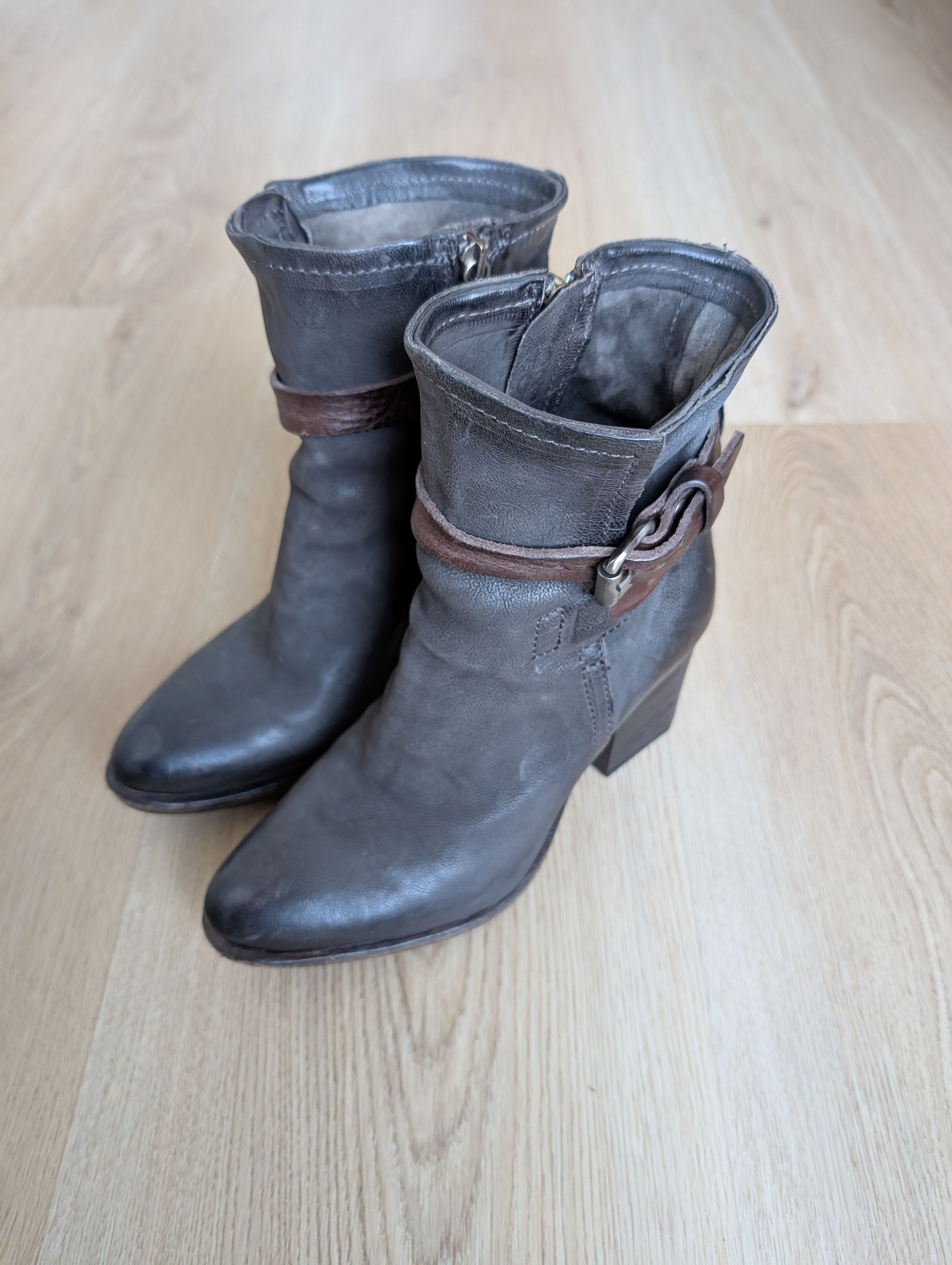 A.S.98 A.S.98 Grey Leather Avant Garde Zip Buckle Ankle Boots Size US 6 / IT 36 - 4 Thumbnail