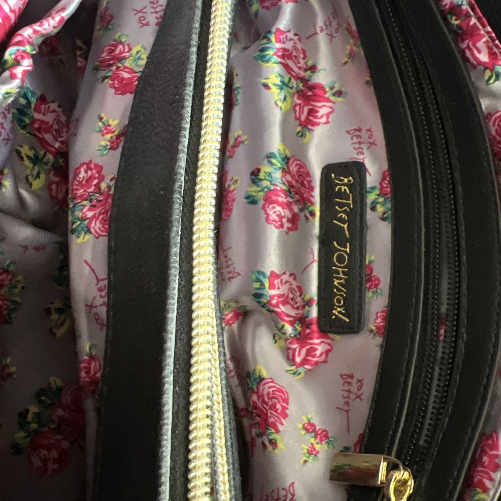 Betsey Johnson Betsey Johnson Crossbody Bag Large Pink Quilted Hearts Women's Size ONE SIZE - 5 Thumbnail
