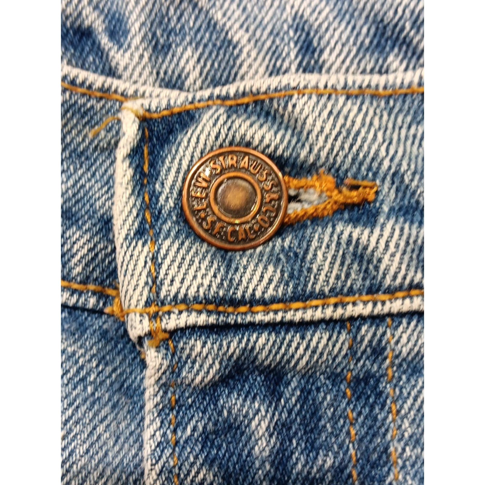 Levi's VINTAGE Levi's 560 Size 40x30 Light Denim Blue USA Loose Fit Tapered leg Grunge 01 Size US 40 / EU 56 - 3 Thumbnail