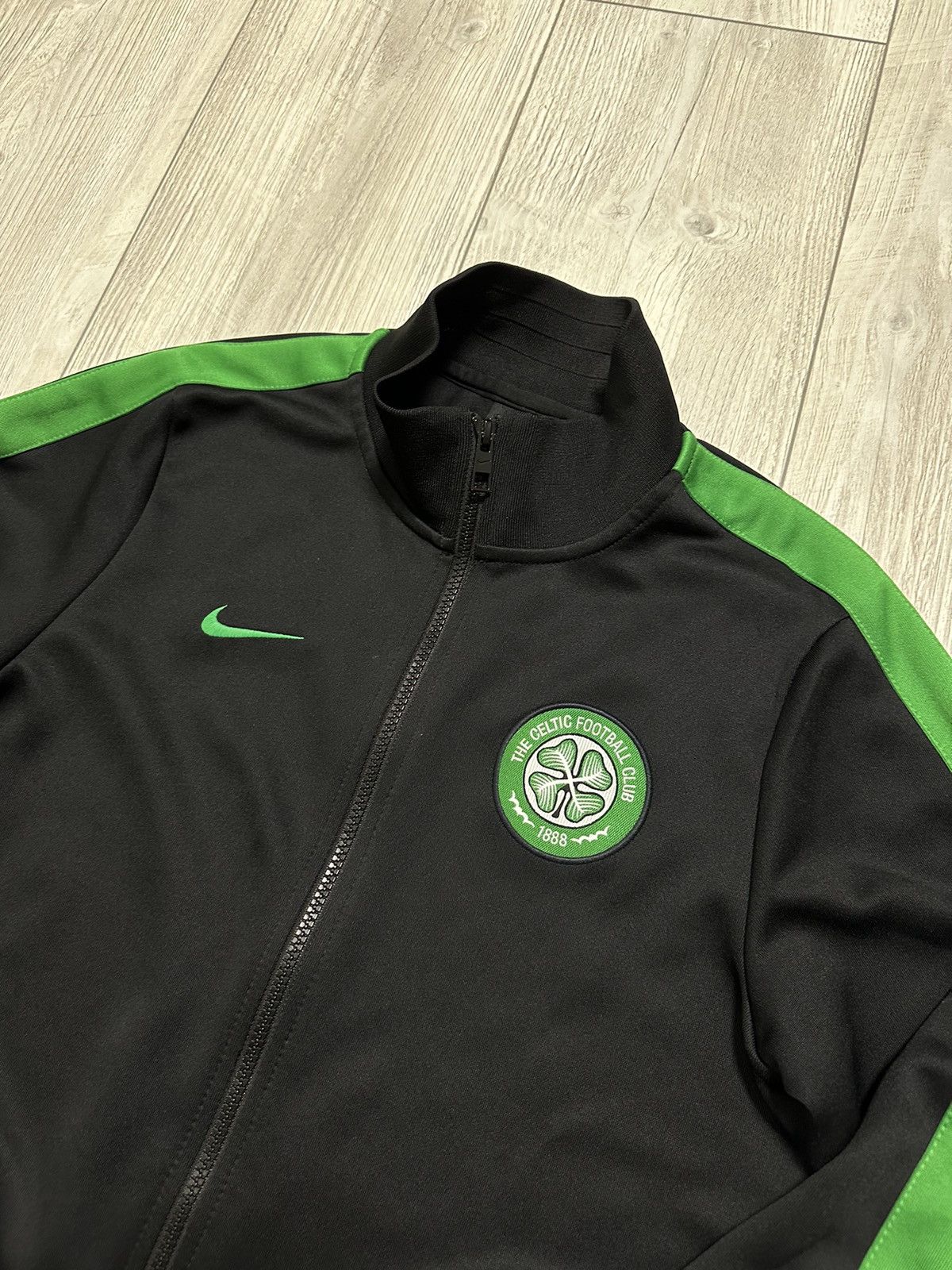 Nike Nike Celtic Vintage Y2k Streetwear Basic Logo Light Jacket Size US S / EU 44-46 / 1 - 3 Thumbnail