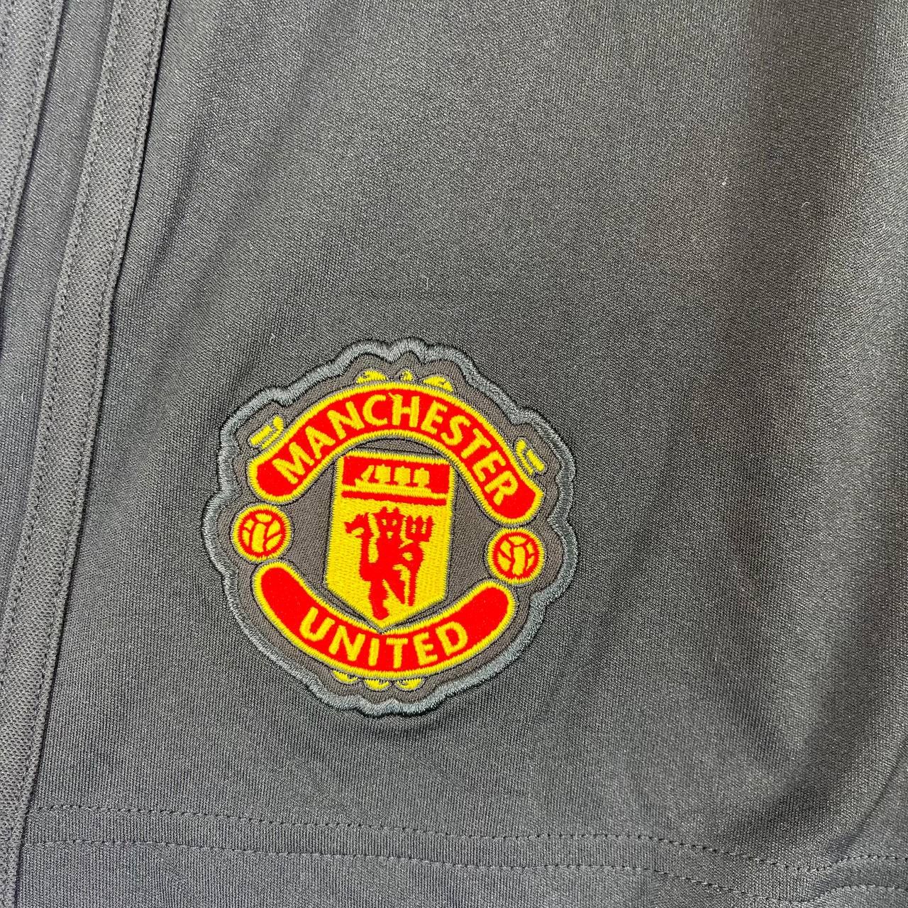 Adidas Manchester United 2018 Training Shorts Adidas Mens Size M Size US 35 - 3 Thumbnail