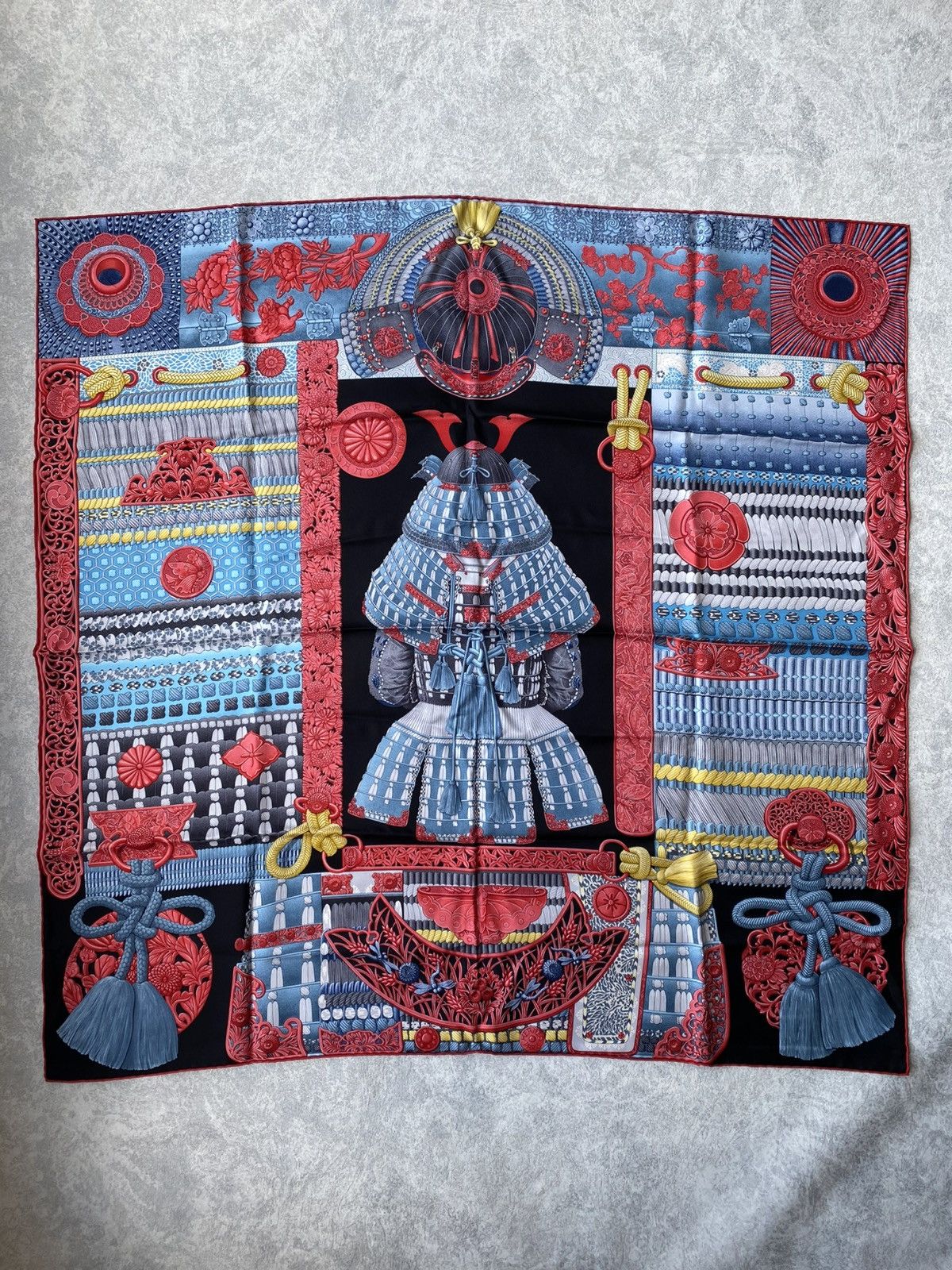 Hermes Hermes Twill Silk 90cm Parures De Samourais Scarf +BOX Size ONE SIZE - 2 Thumbnail