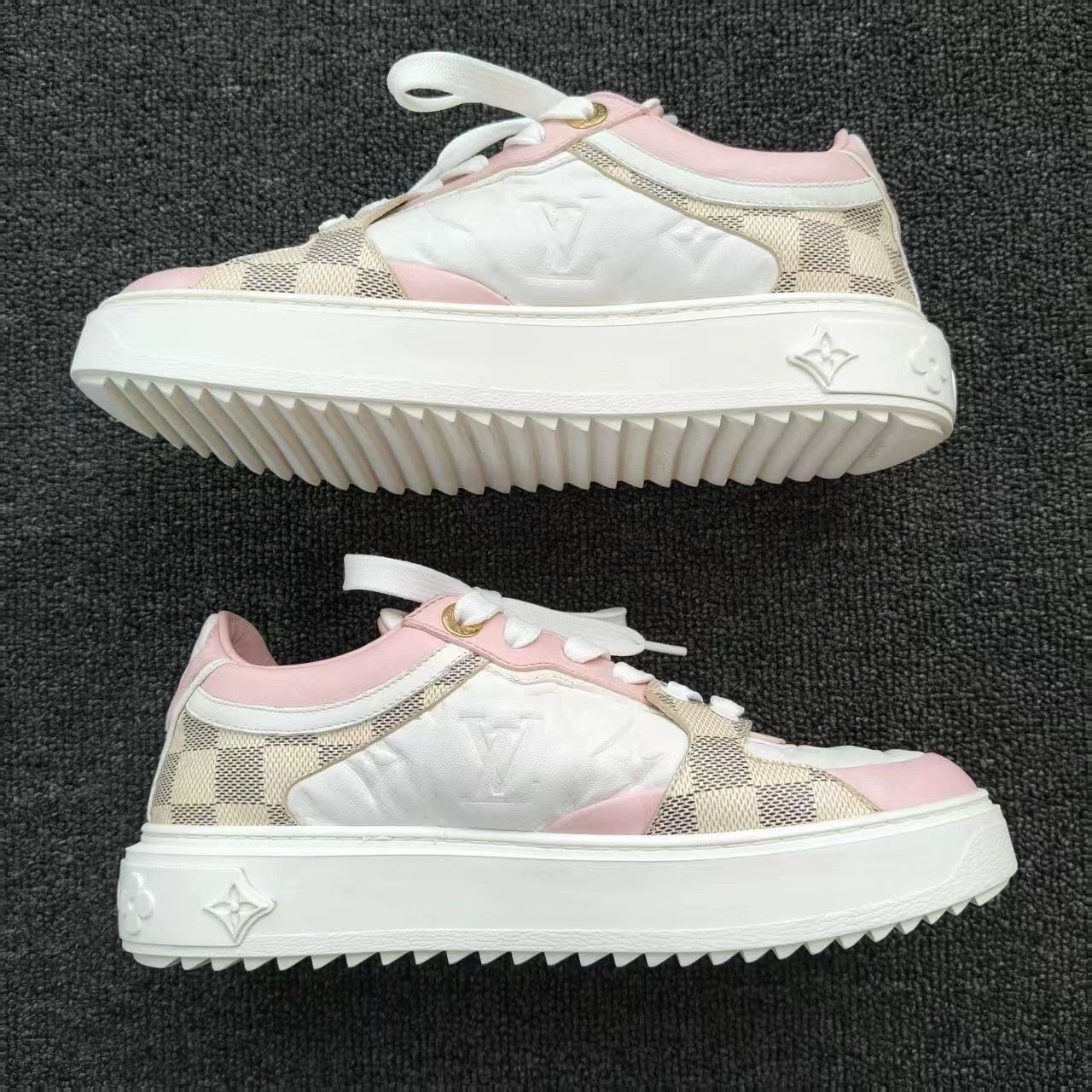 Louis Vuitton 95 New LV Pink & White Sneakers 37.5 Size US 7 / IT 37 - 5 Thumbnail