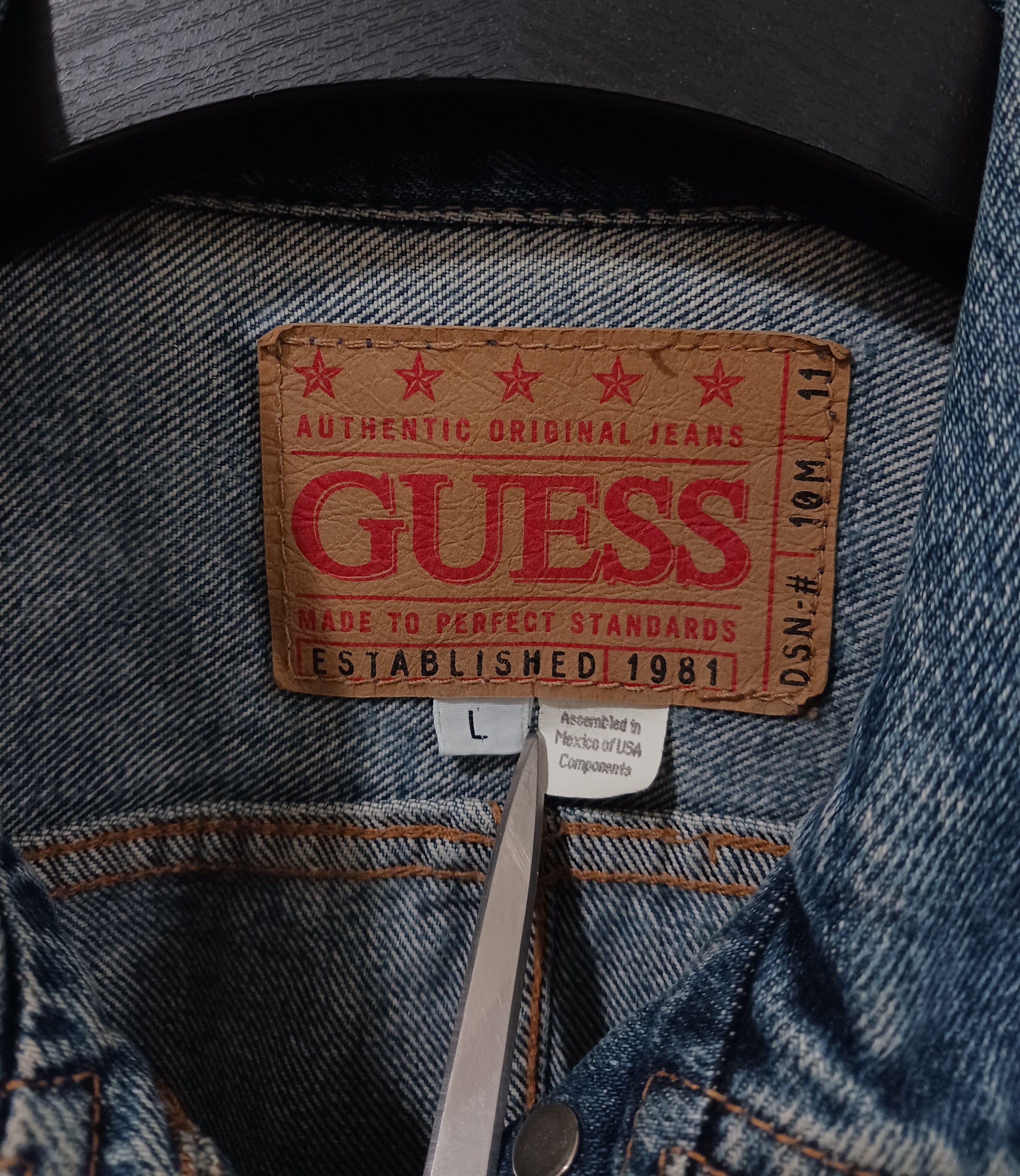 Guess Guess Vintage 2000s Button Front Denim Trucker Jean Jacket Size L / US 10 / IT 46 - 6 Thumbnail