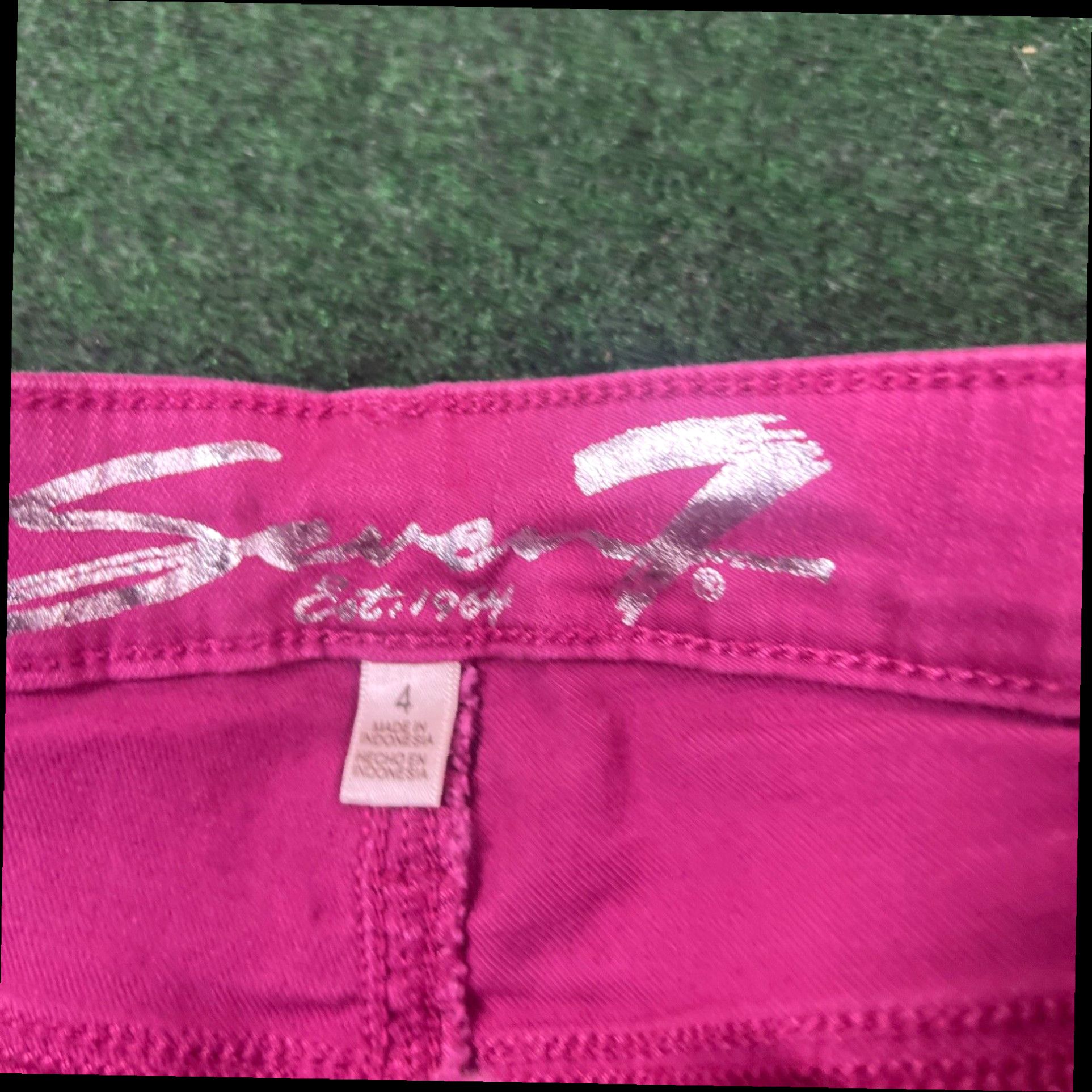 Vintage Seven7 Shorts Womens Size 4 Pink Bermuda Shorts Measures 28 Size 27" / US 4 / IT 40 - 6 Thumbnail