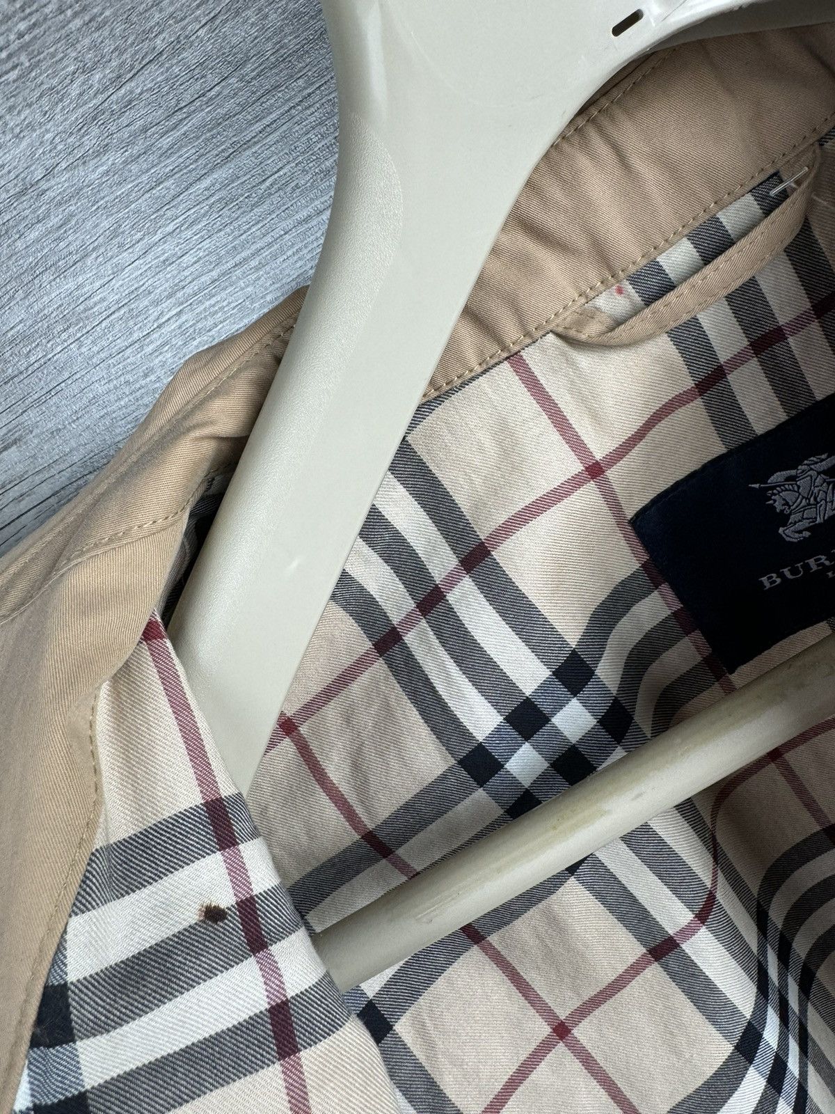 Burberry Vintage Trench Burberry 90s Size L Size US L / EU 52-54 / 3 - 19 Thumbnail