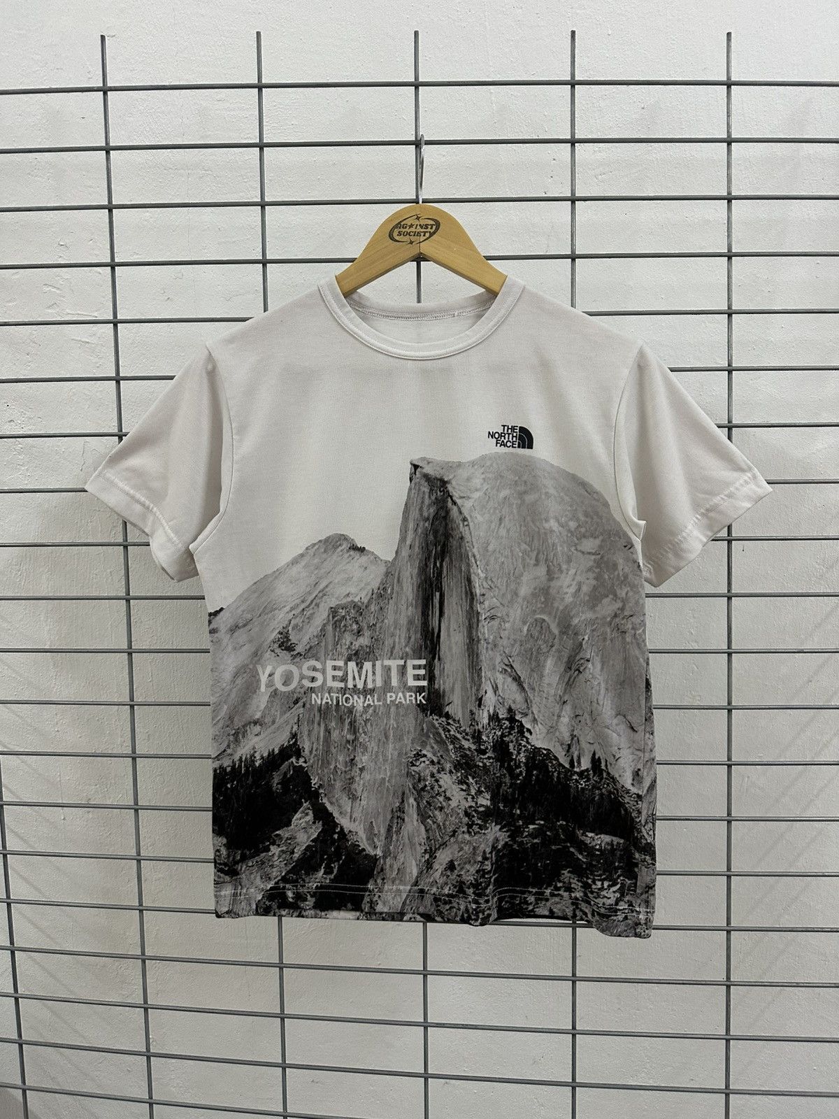 The North Face Rare And Beautiful The North Face Yosemite National Park Tee Size US S / EU 44-46 / 1 - 1 Thumbnail