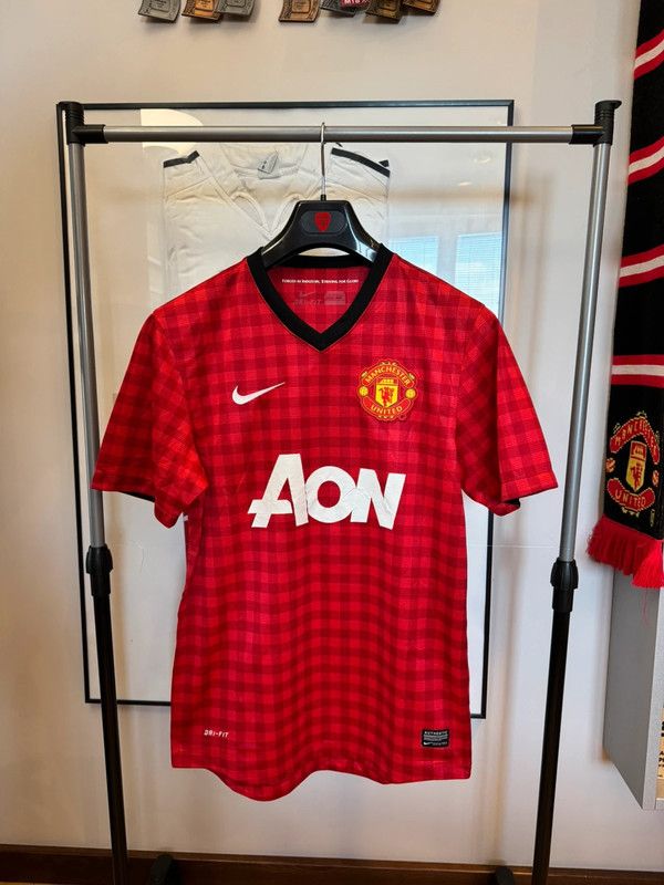 Nike × Vintage Nike Manchester United 2012-13 v.Persie #20 Home Jersey S Size US S / EU 44-46 / 1 - 2 Thumbnail