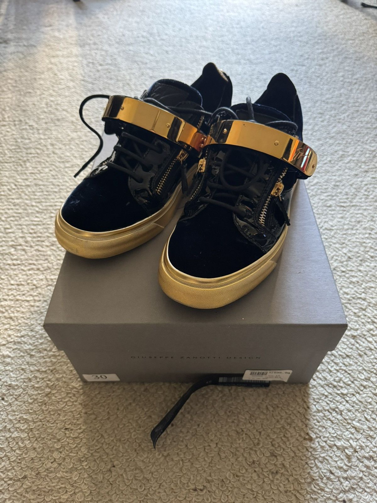 Giuseppe Zanotti Giuseppe Zanotti Gold Strap Low-Top EU 40 – Veronica Navy Size US 7.5 / EU 40-41 - 1 Thumbnail