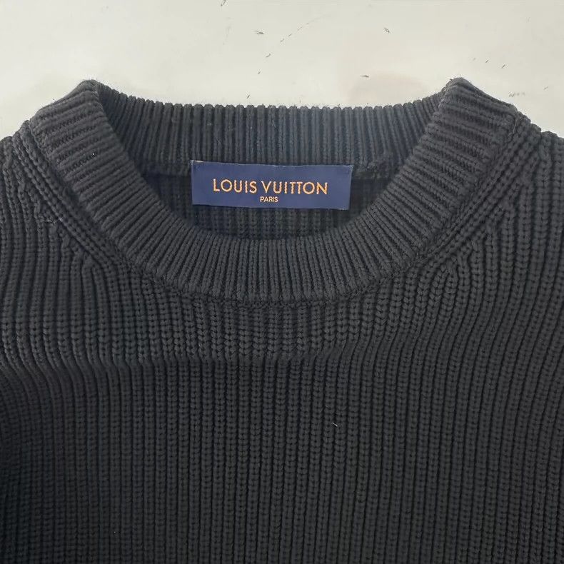 Louis Vuitton Louis Vuitton Black Nigo co-signed back logo sweater 2503-N Size US S / EU 44-46 / 1 - 3 Thumbnail