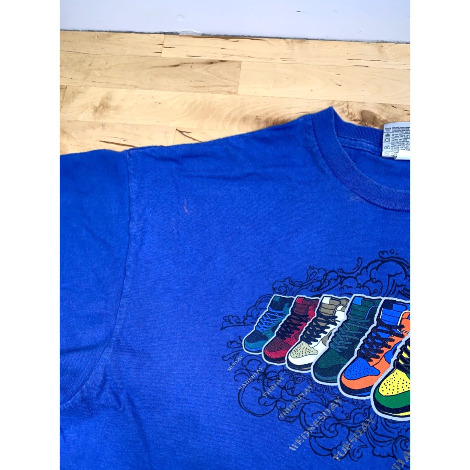 Nike VINTAGE Nike Sportswear High Top Dunks Promo Shirt XL Blue Logo T-Shirt Men Short Sleeve Crew Neck Retro Y2K Sports 90s Distress Nike Air Size US XL / EU 56 / 4 - 4 Thumbnail