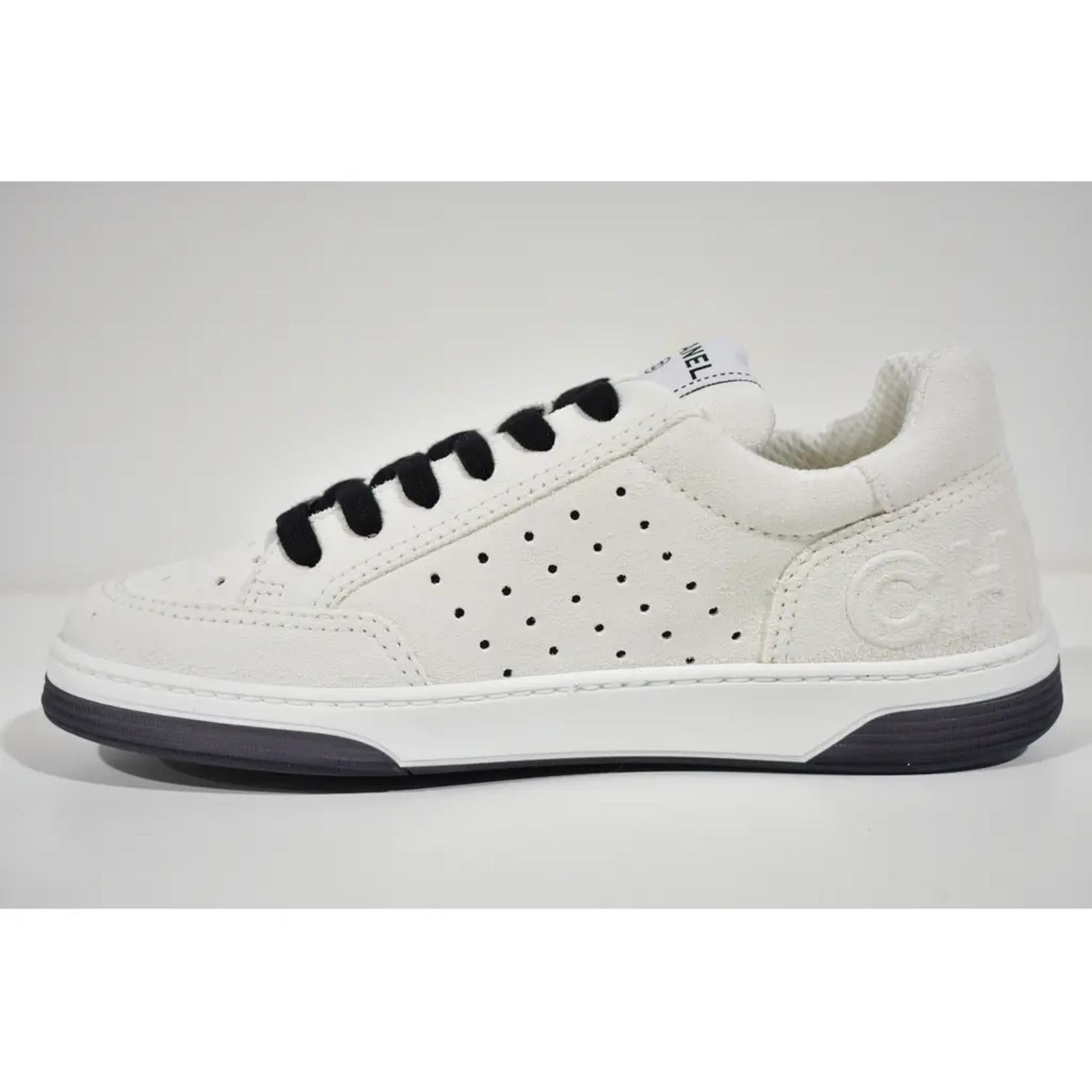 Chanel 22A Suede CC Flat Lace Up Tie Runner Trainer Sneaker 39.5 Size US 9.5 / IT 39.5 - 8 Thumbnail