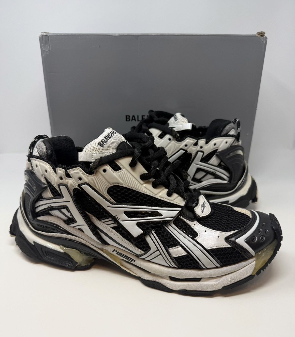 Balenciaga Runner Sneaker Black/White