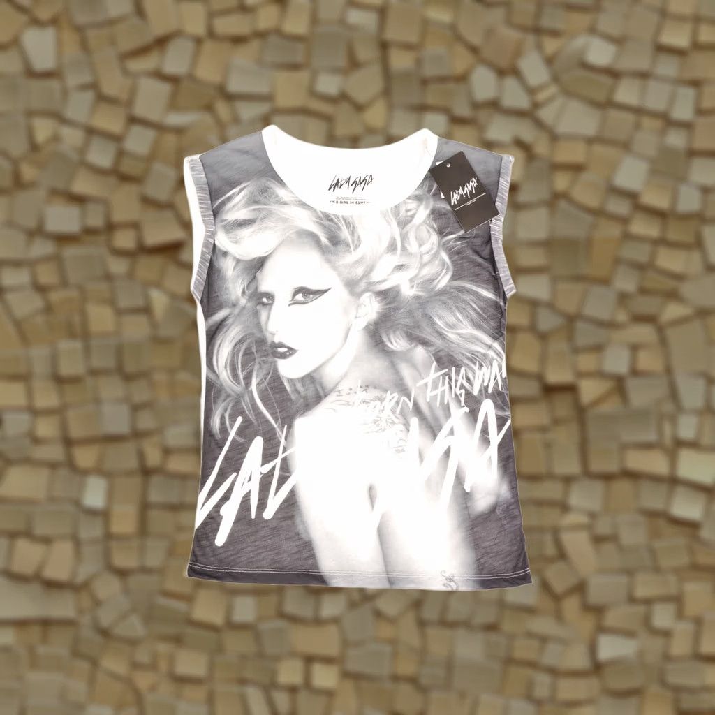 Primark Primark Bravado Lady Gaga Ate My Heart 2011 2012 W's T-Shirt 8 White Womens Shirt UK 8 / D 34 Size M / US 6-8 / IT 42-44 - 1 Thumbnail