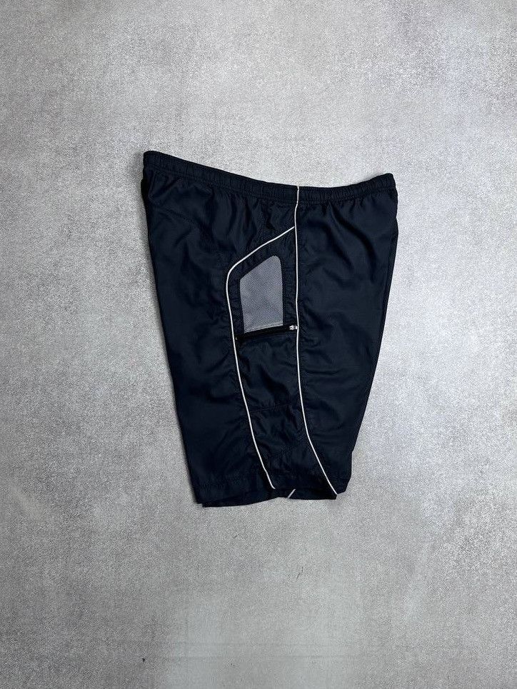 Nike Vintage Nike Swoosh Tn Skepta Style Nylon Shorts Y2K L Size US 34 / EU 50 - 8 Thumbnail