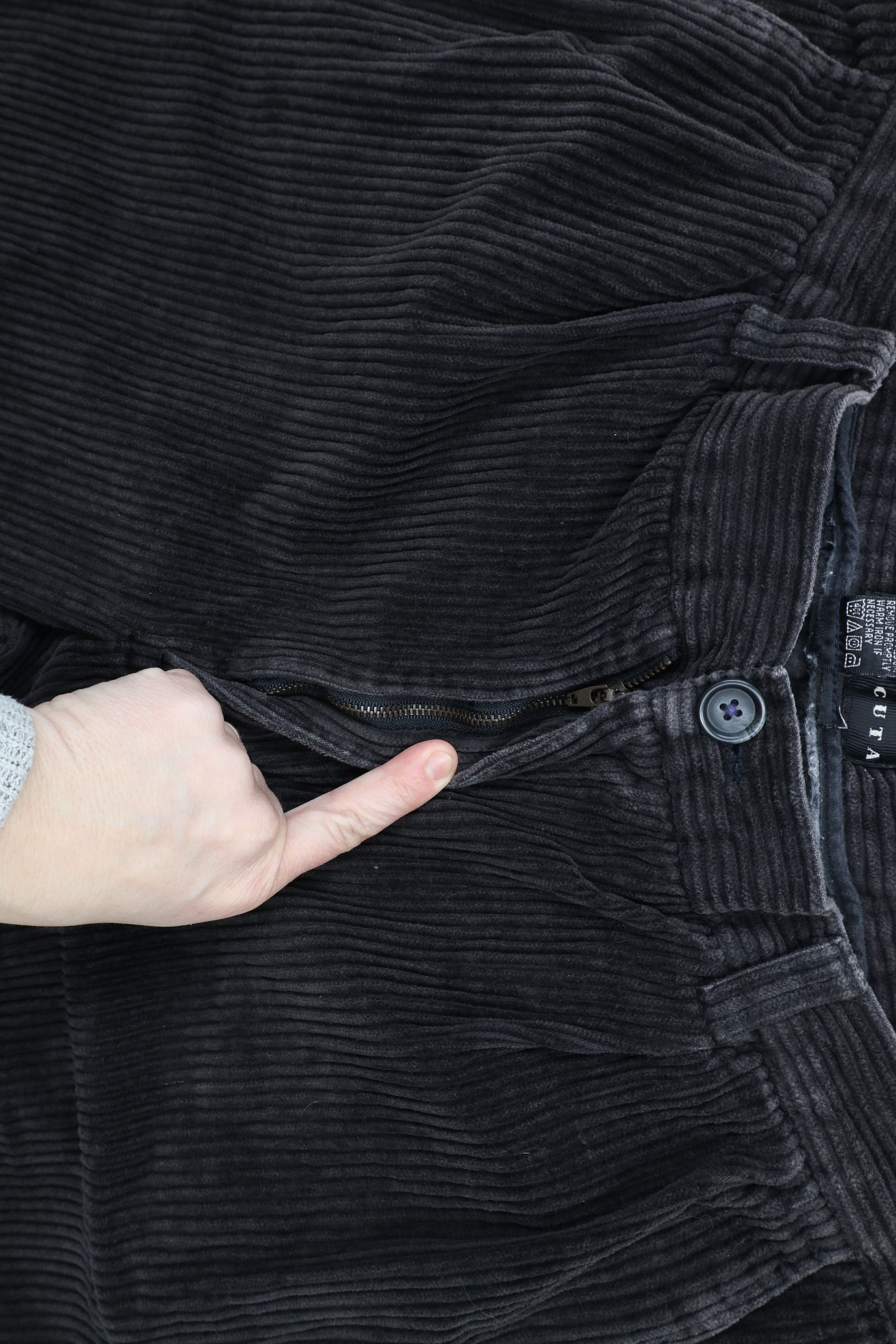 Vintage Vintage 90s Streetwear Pleated Wide Leg Corduroy Chino Pants Size US 34 / EU 50 - 7 Thumbnail