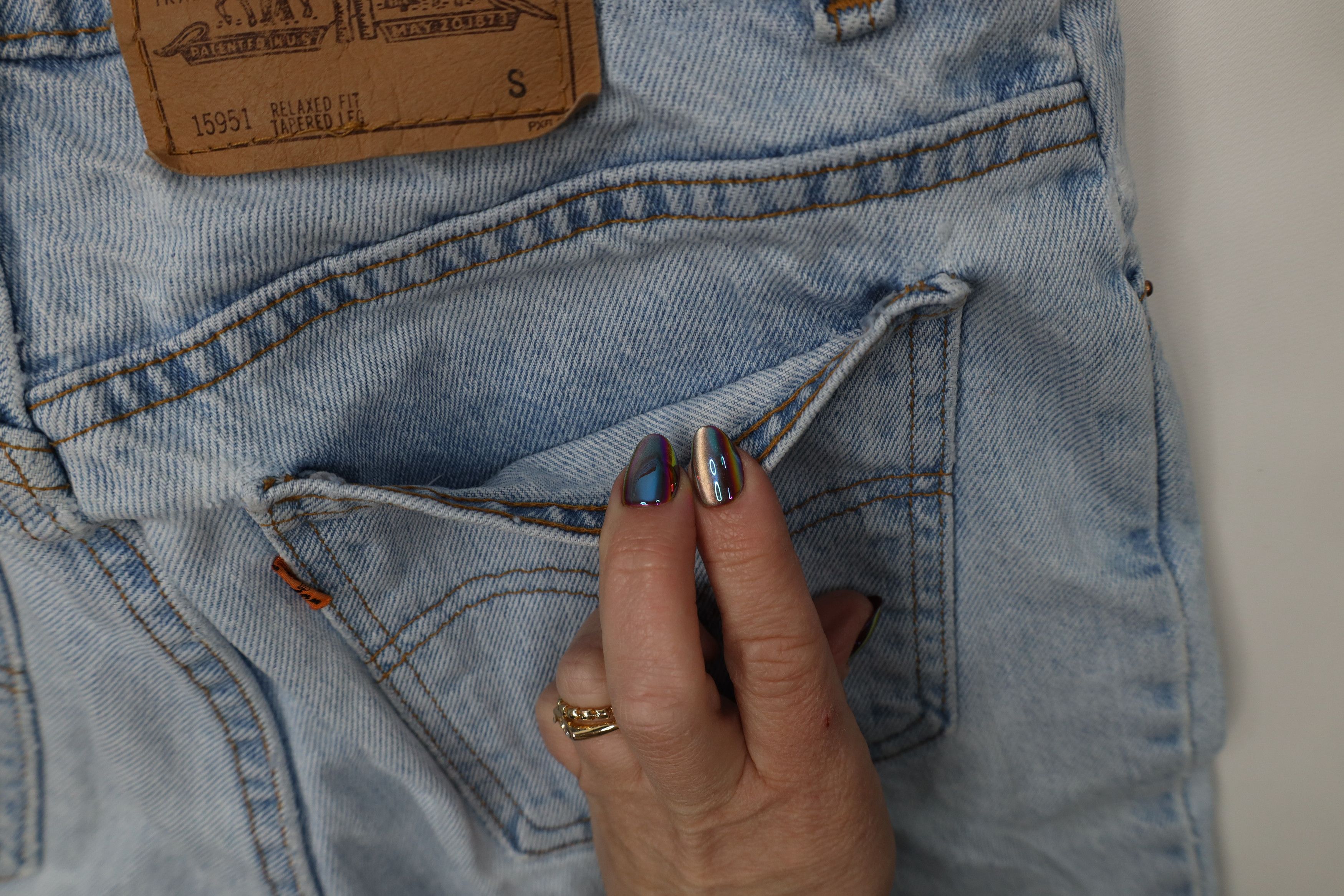 Levi's Vintage 90s Levis 15951 Orange Tab Short Tapered Leg Jeans Size 34" / US 12 / IT 48 - 16 Thumbnail