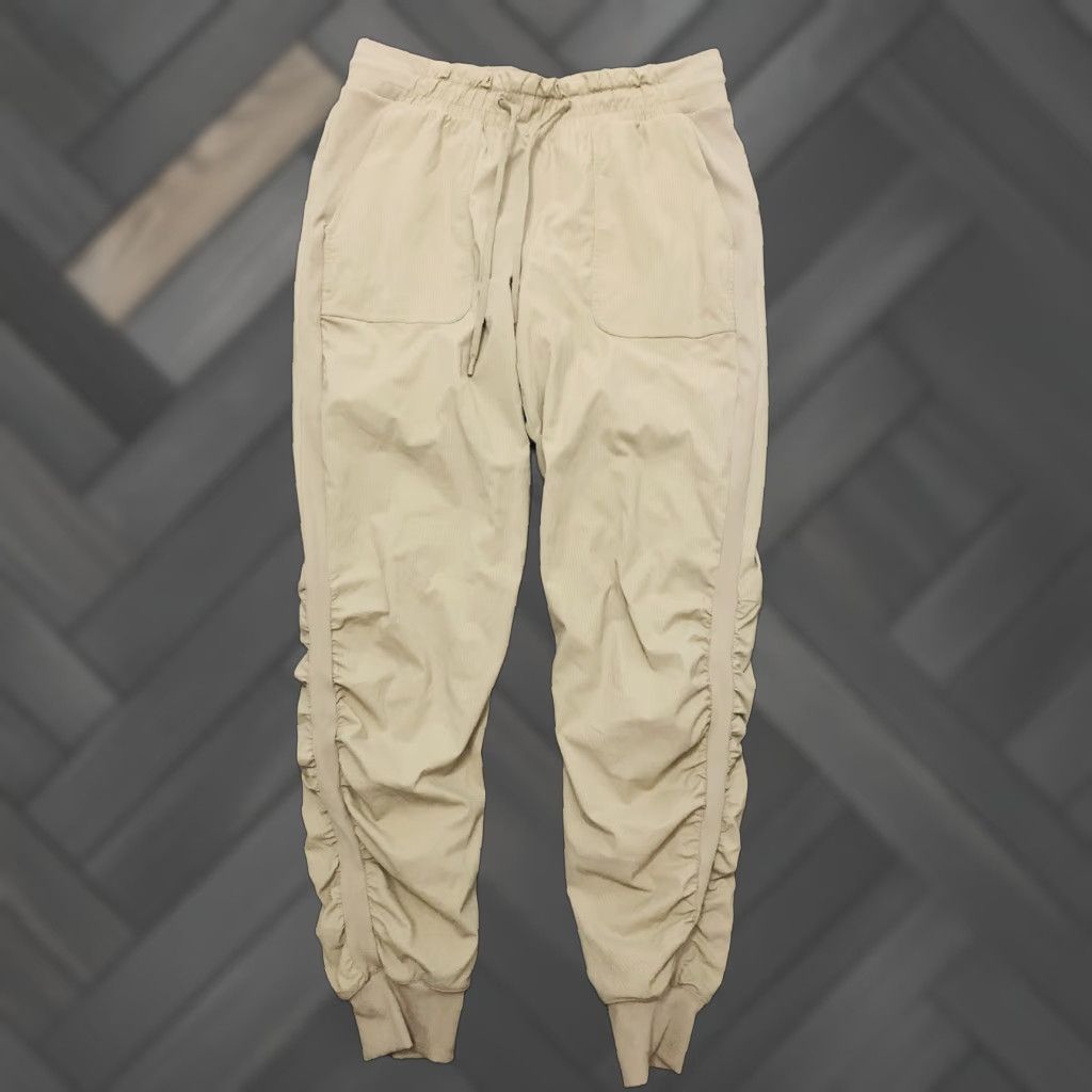 Lululemon Lululemon Women's Beyond the Studio Lined Jogger Beige 10 Pants Activewear Womens Regular Jogger Trench Beige LW5DD6S Size 32" / US 10 / IT 46 - 1 Thumbnail