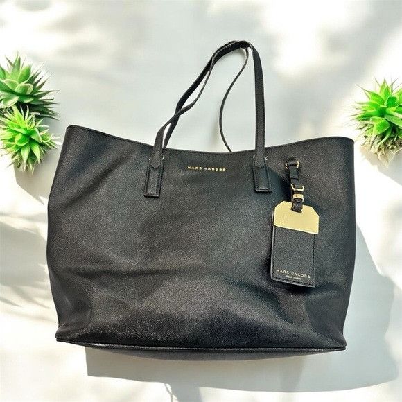 Marc Jacobs Marc Jacobs Black Saffiano Leather Luggage Tag Tote Bag Size ONE SIZE - 1 Thumbnail