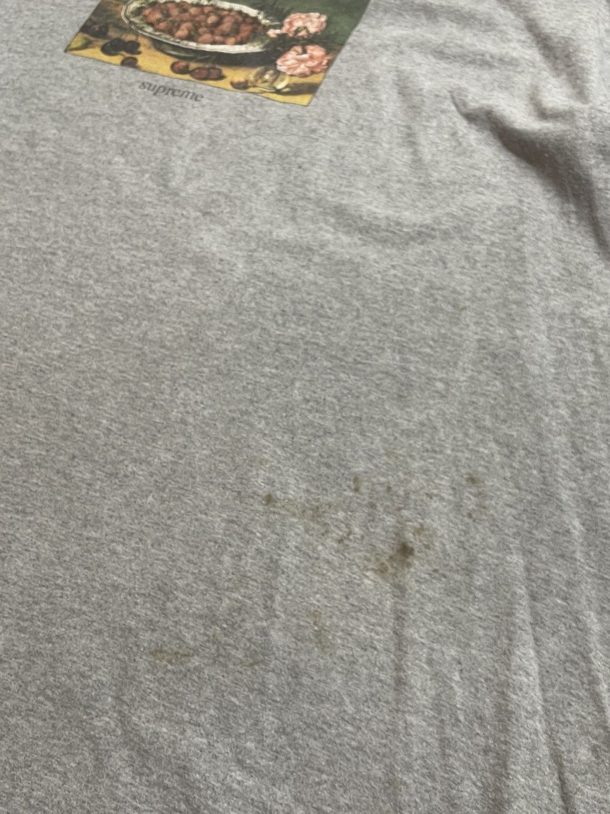 Supreme Supreme Strawberries Logo T-Shirt Size US XXL / EU 58 / 5 - 2 Thumbnail