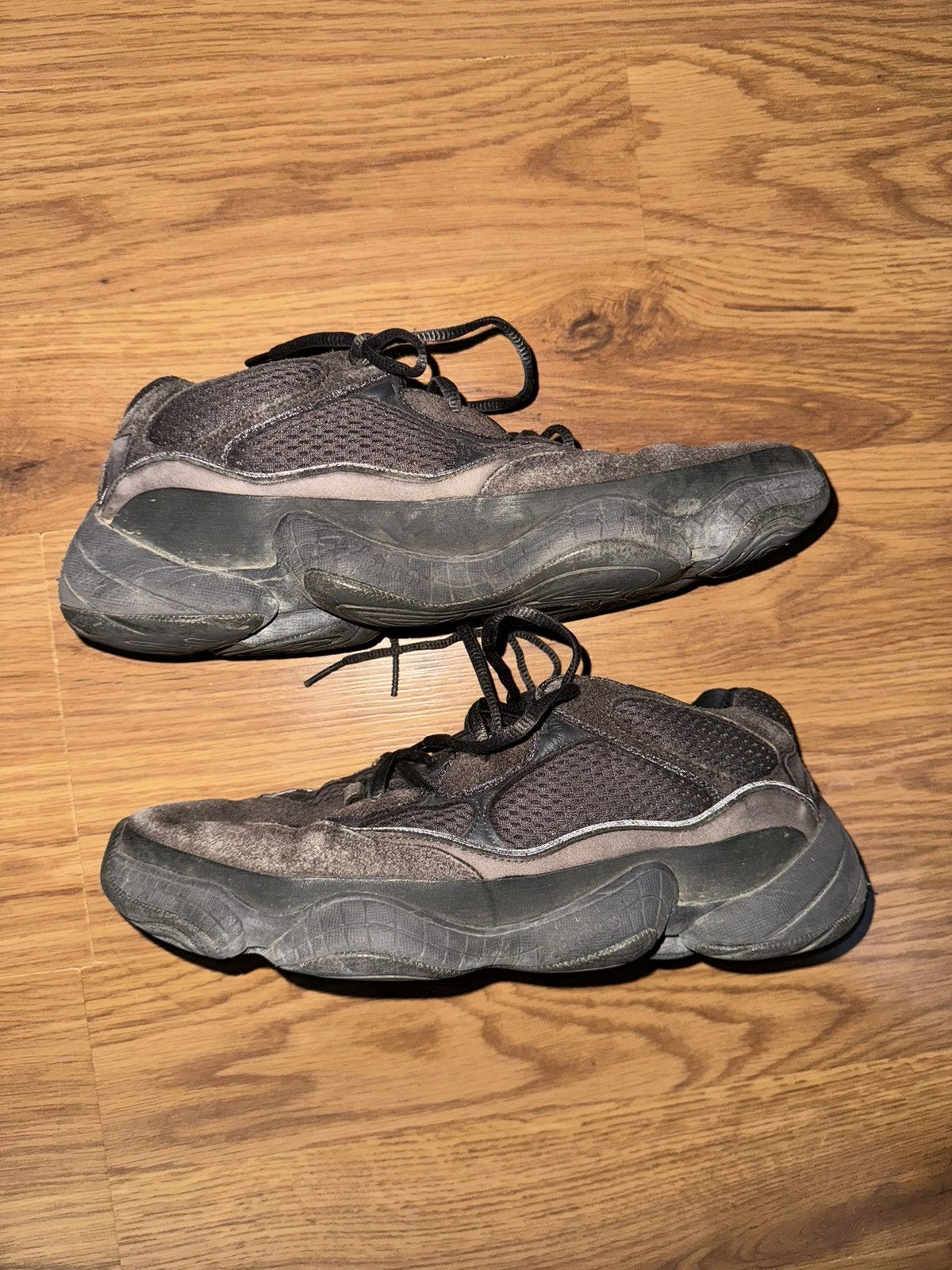 Adidas Yeezy 500 utility black sz 9.5 Size US 9.5 / EU 42-43 - 2 Thumbnail