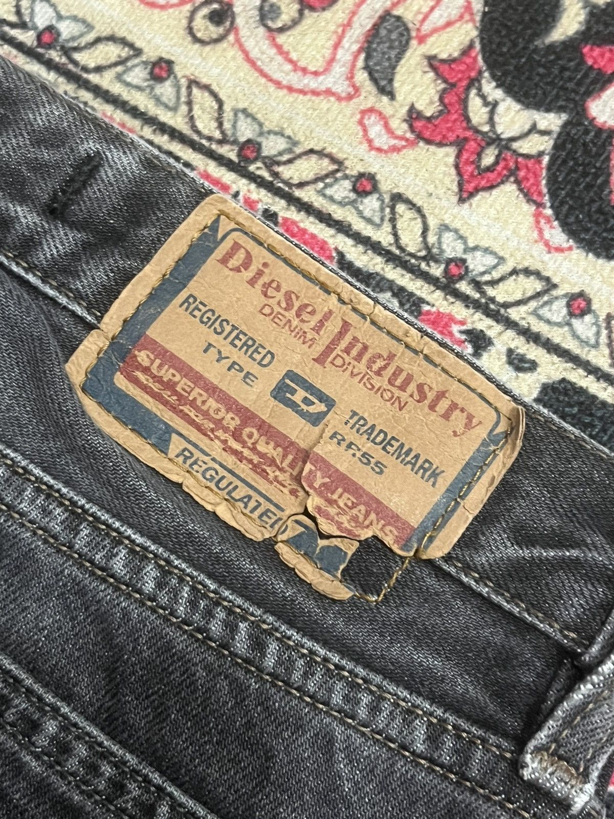 Diesel Vintage Diesel Industry Buttonfly Distressed Whisker Jeans Size 26" / US 2 / IT 38 - 11 Thumbnail
