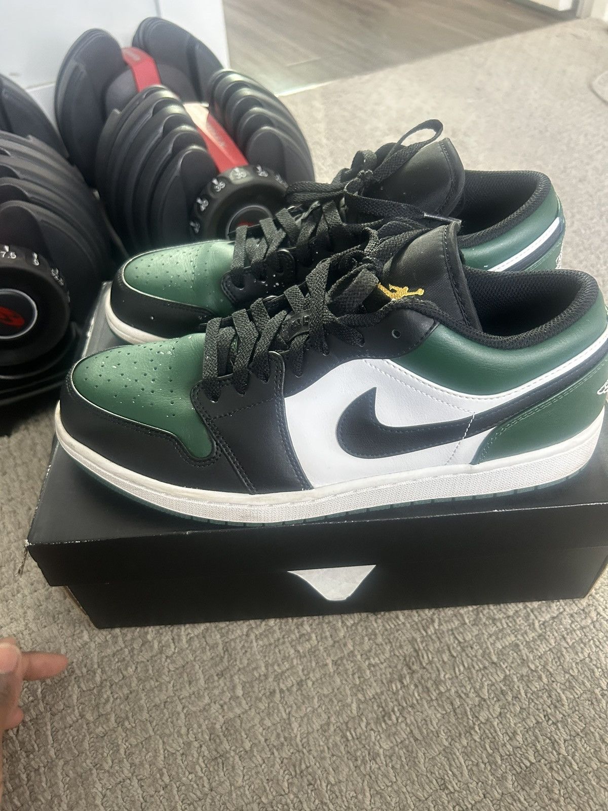 Jordan Brand Jordan 1 low Green Toe Size US 12 / EU 45 - 9 Thumbnail
