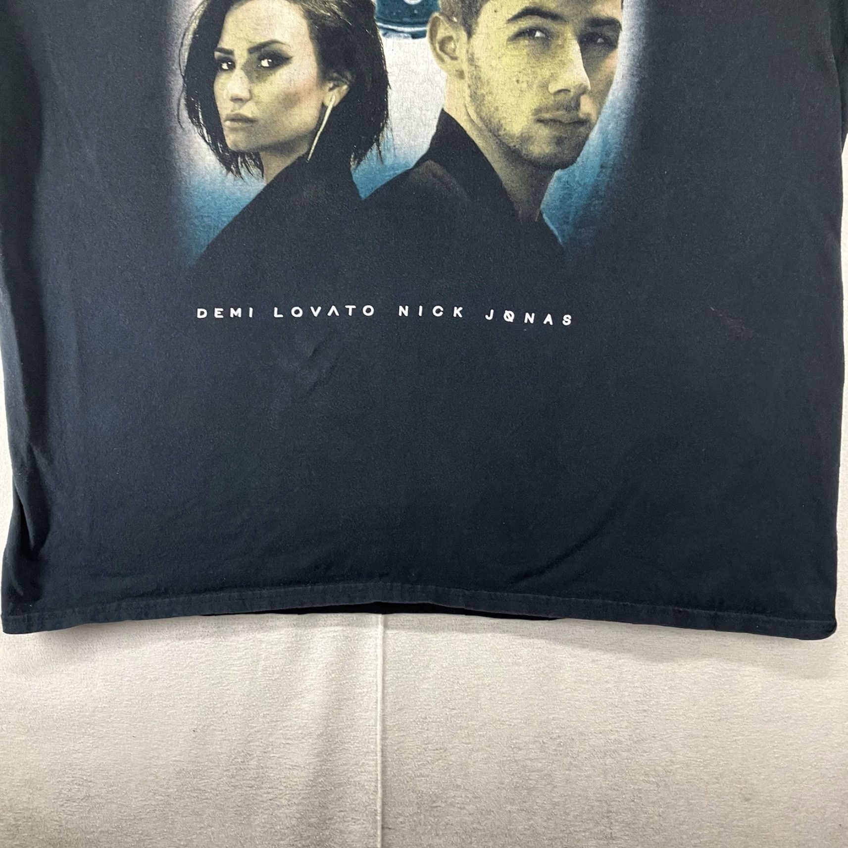 Gildan Demi Lovato Nick Jonas Future Now Concert Tour T-Shirt Men Women Black XL Cotton Gildan Softstyle Graphic Print 2016 Stadium Wear Size US XL / EU 56 / 4 - 7 Thumbnail