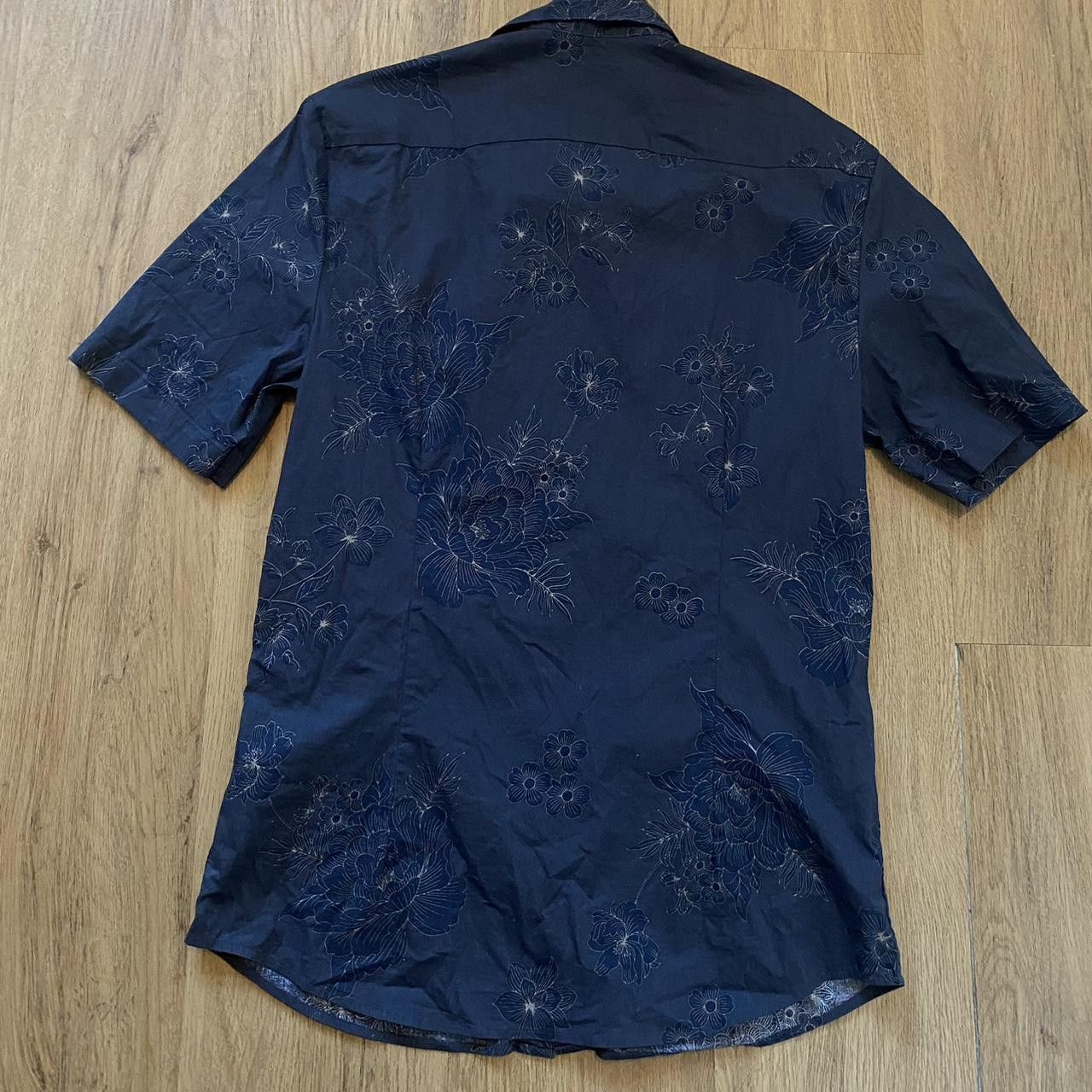 Other Black short sleeve button up shirt with white floral Size US M / EU 48-50 / 2 - 2 Thumbnail